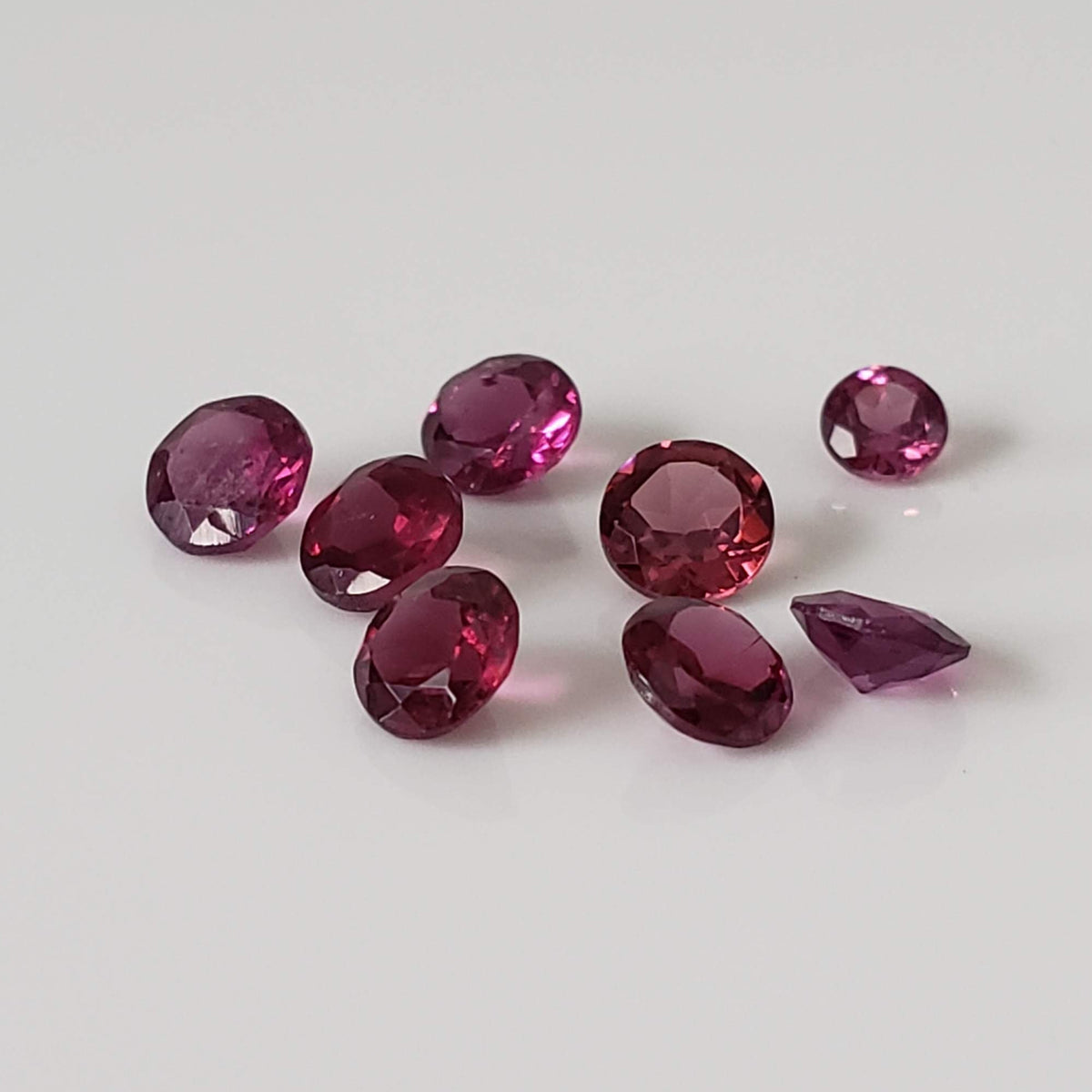  Rhodolite Garnet | 8 Piece Lot | Round Cut | Reddish Purple | 3-4mm 1