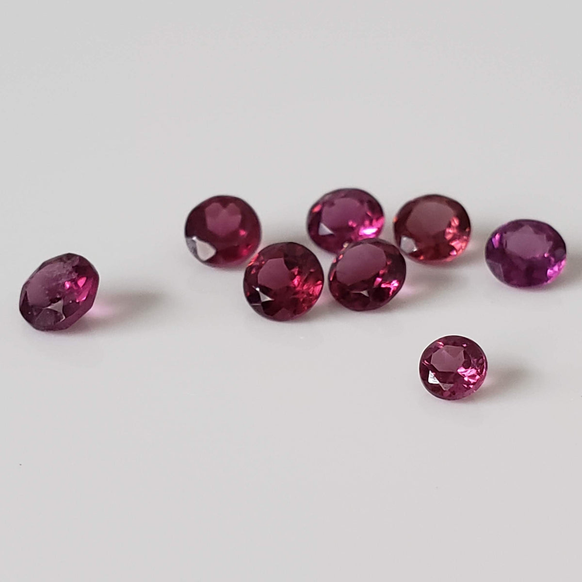  Rhodolite Garnet | 8 Piece Lot | Round Cut | Reddish Purple | 3-4mm 3