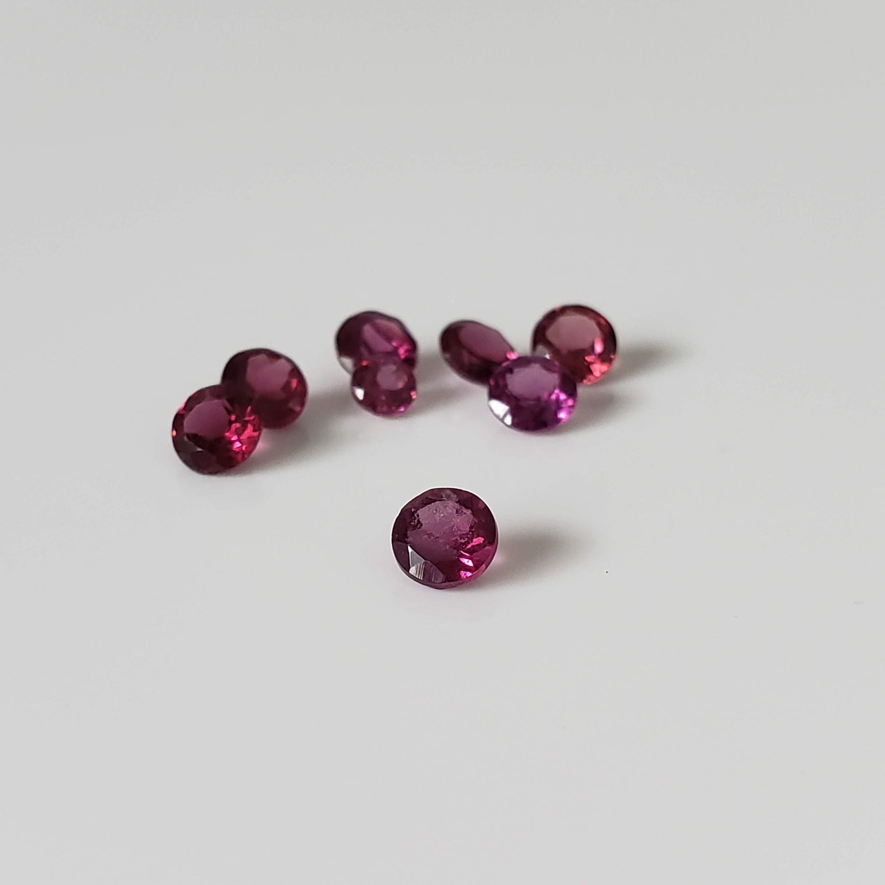  Rhodolite Garnet | 8 Piece Lot | Round Cut | Reddish Purple | 3-4mm 5