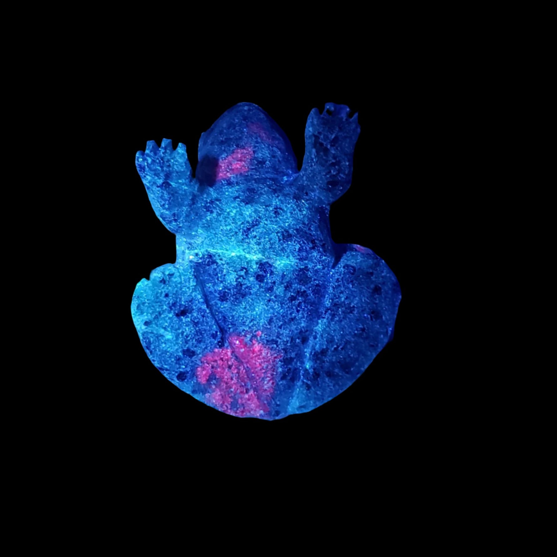  Rough Ruby Zoisite Frog Carving | Unheated, Natural, Fluorescent | 58 gr | Tanzania 8