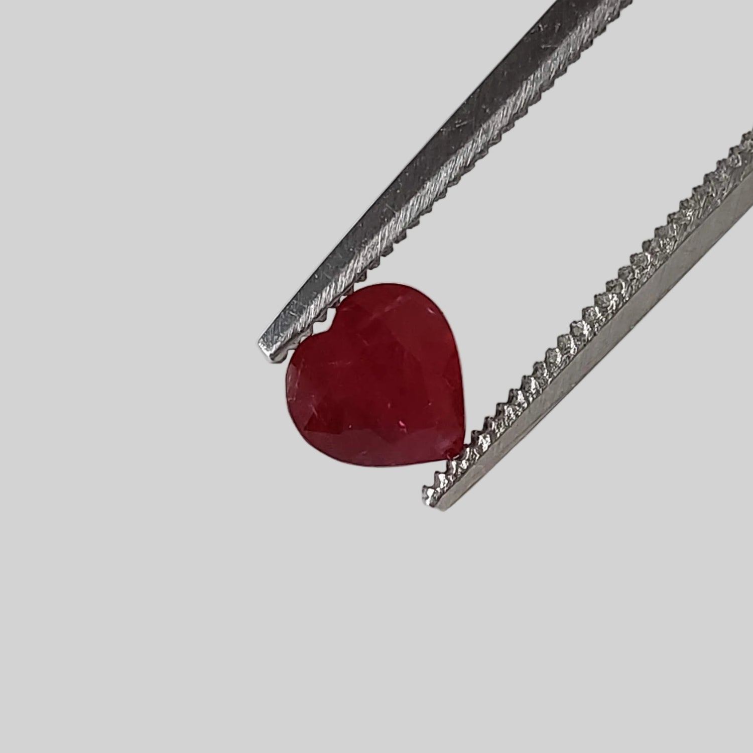 Ruby | Heart Shape Cut | Blood Red | 5.2mm, 0.6ct 1