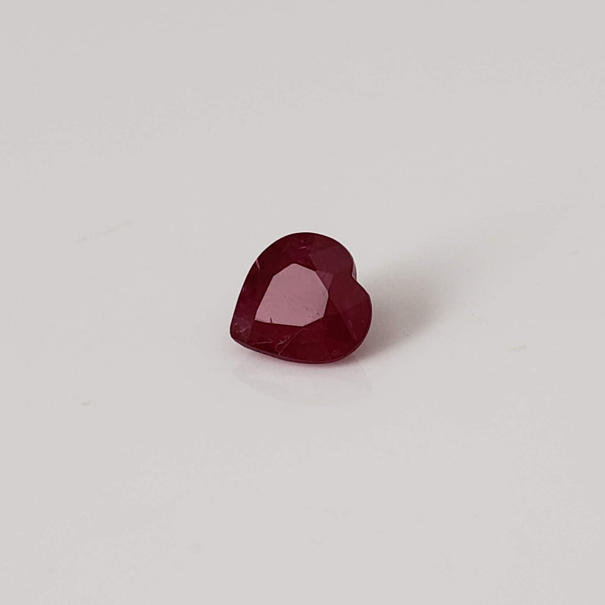 Ruby | Heart Shape Cut | Blood Red | 5.2mm, 0.6ct 3