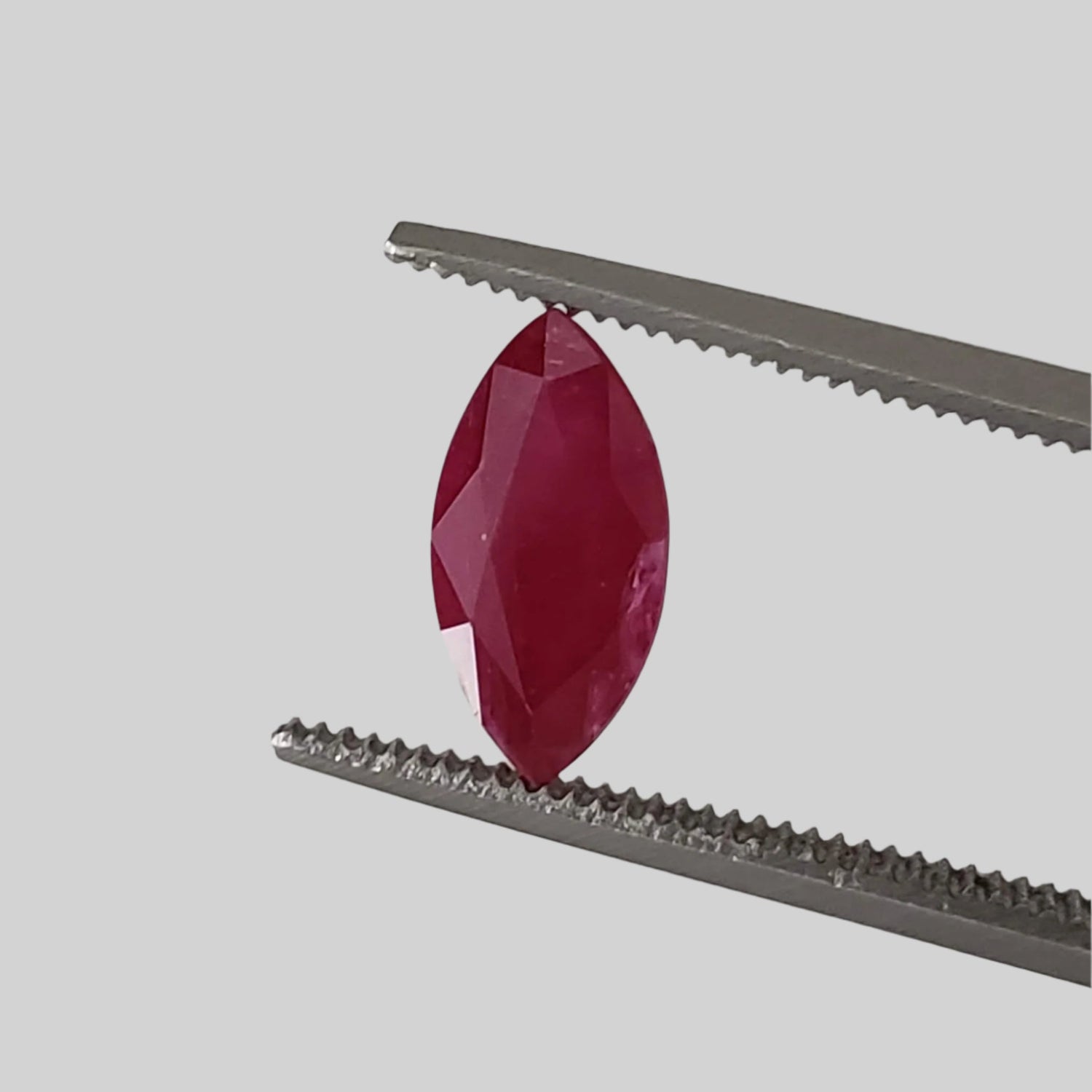  Ruby | Marquise Cut | Pigeon Blood Red | 9.5x4.5mm | Africa 