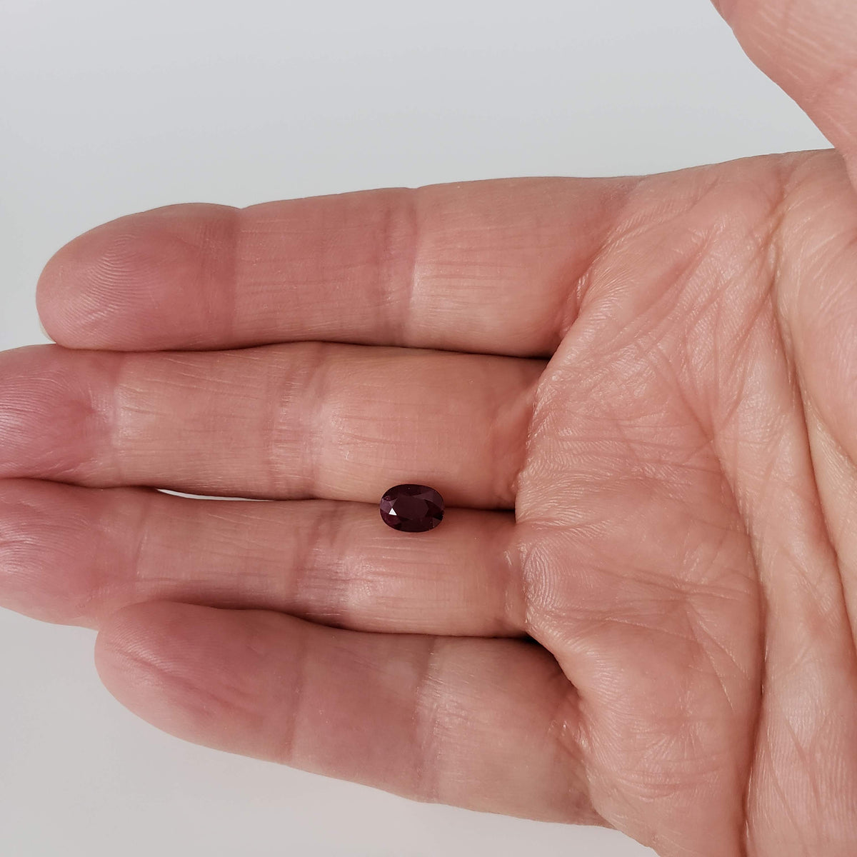  Ruby | Oval Cut | Pigeon Blood Red | 7.6x5.5mm 1.7ct 6