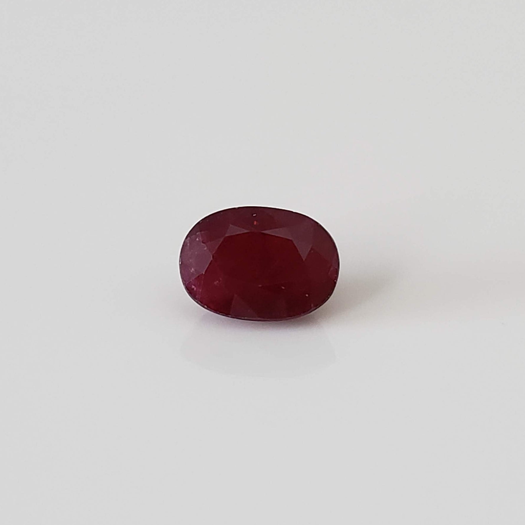  Ruby | Oval Cut | Pigeon Blood Red | 7.6x5.5mm 1.7ct 4