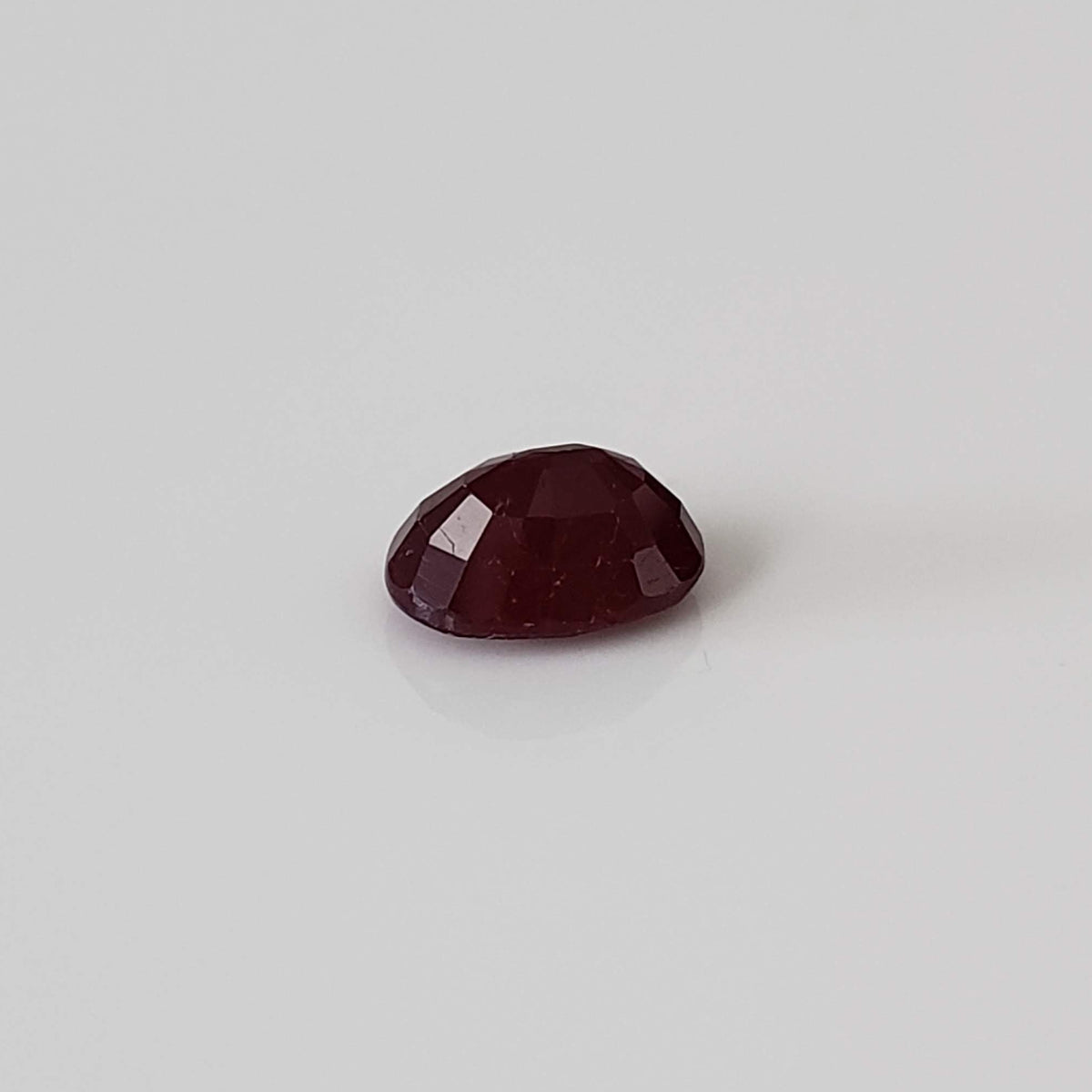  Ruby | Oval Cut | Pigeon Blood Red | 7.6x5.5mm 1.7ct 5