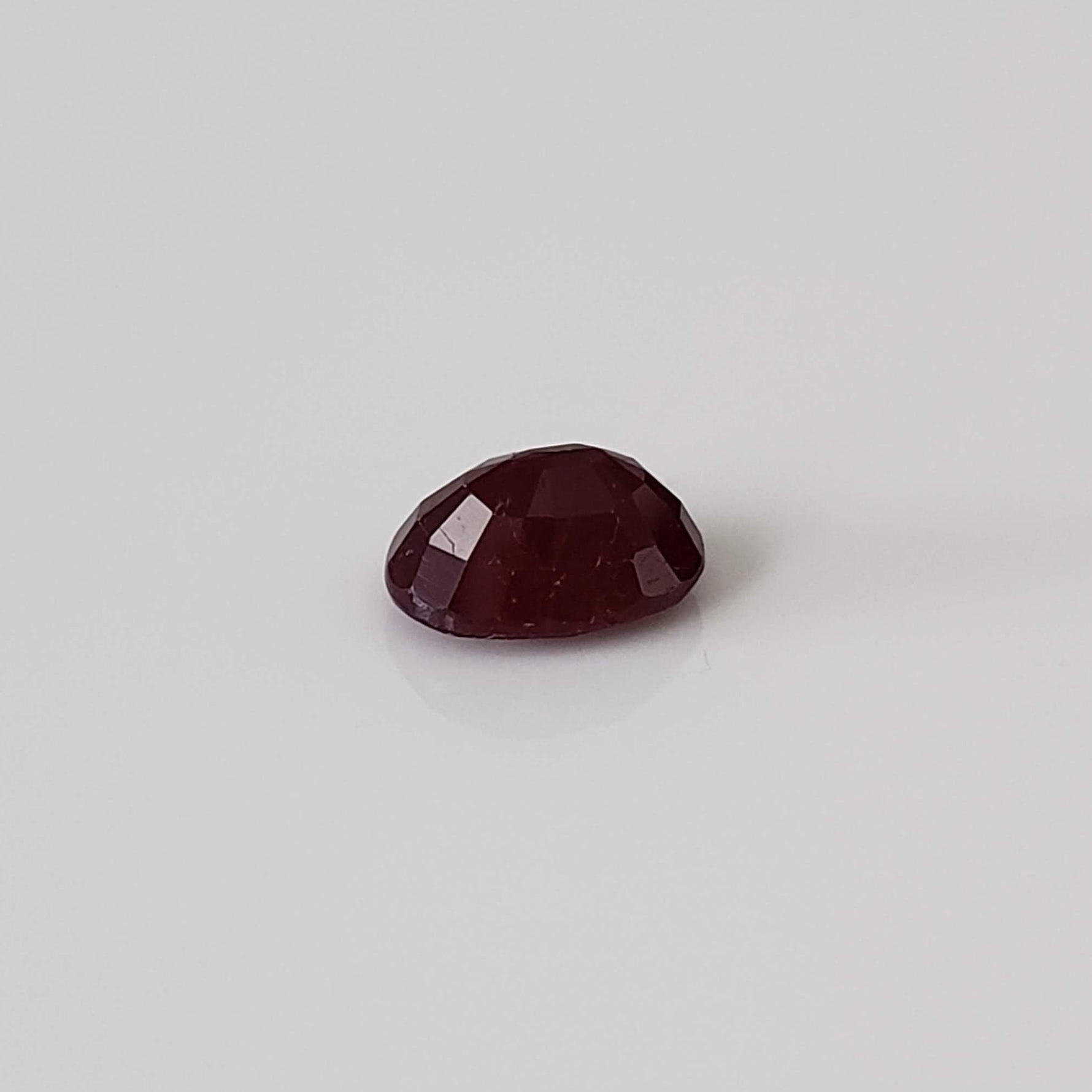  Ruby | Oval Cut | Pigeon Blood Red | 7.6x5.5mm 1.7ct 5
