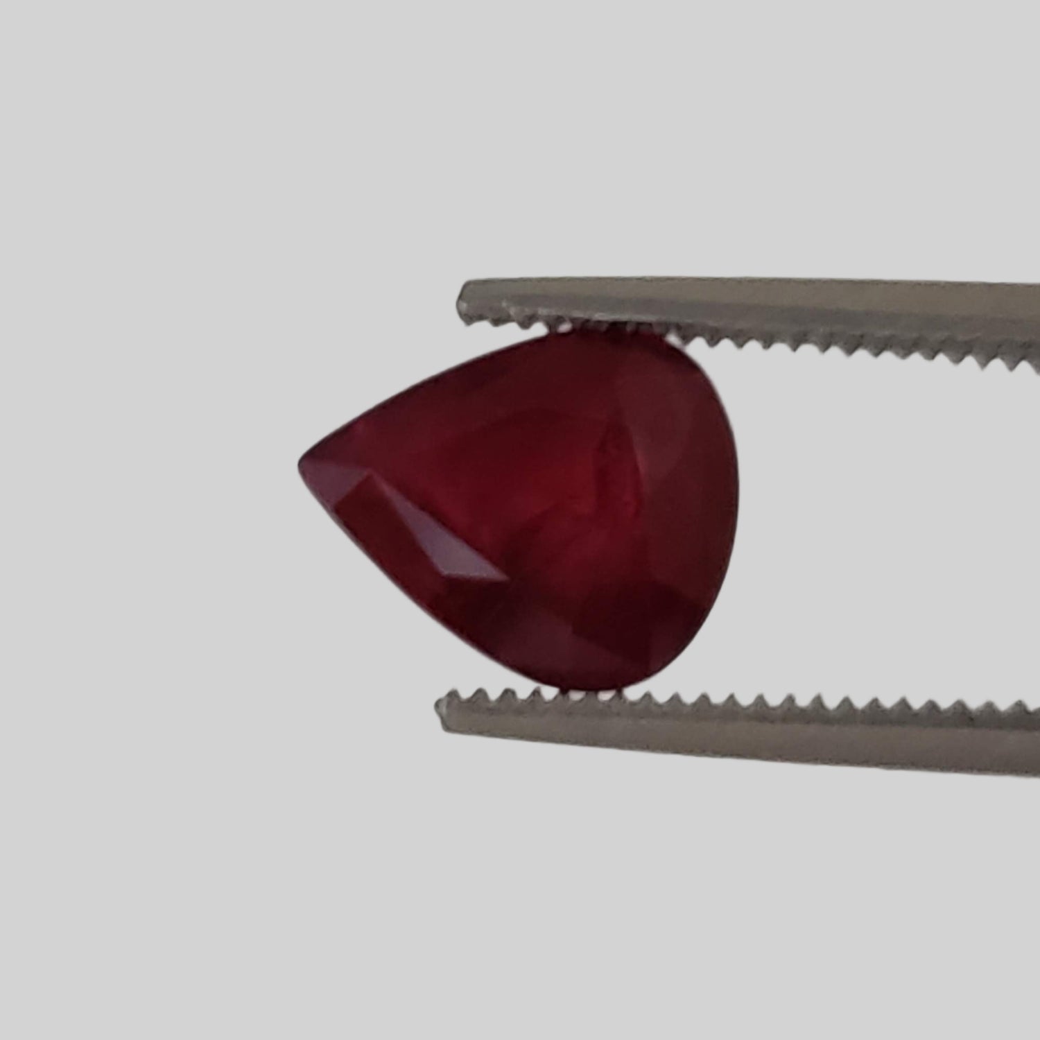  Ruby | Pear Shape Cut | Pigeon Blood Red | 8.5x7mm 1.65ct | Africa 1
