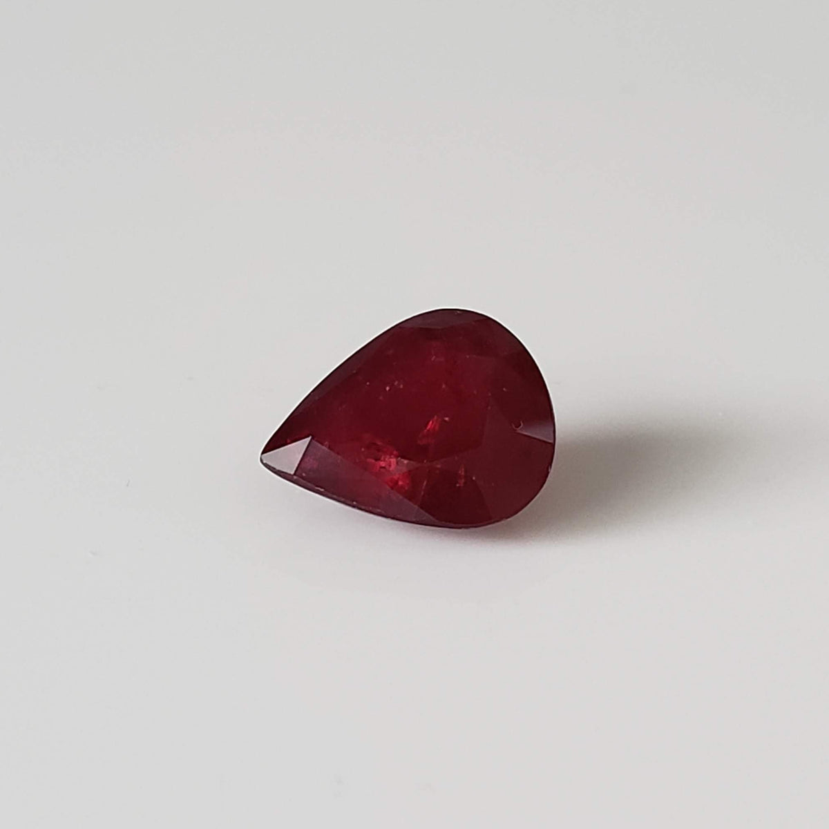  Ruby | Pear Shape Cut | Pigeon Blood Red | 8.5x7mm 1.65ct | Africa 2