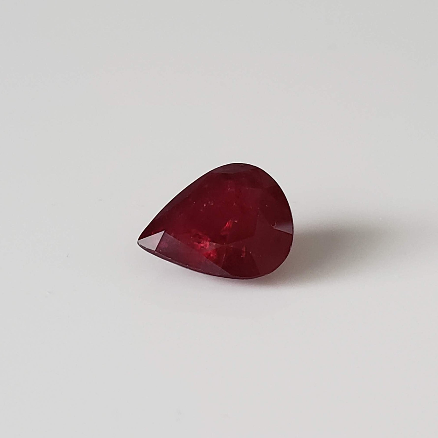  Ruby | Pear Shape Cut | Pigeon Blood Red | 8.5x7mm 1.65ct | Africa 2