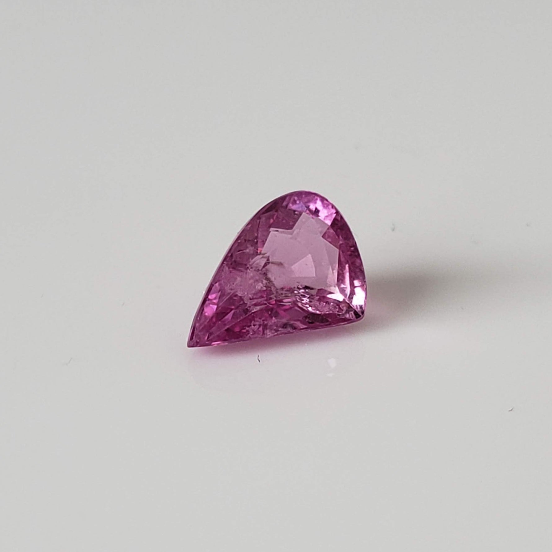 Sapphire | Fancy Cut | Pink | 8.2x5.9mm 1.4ct 2