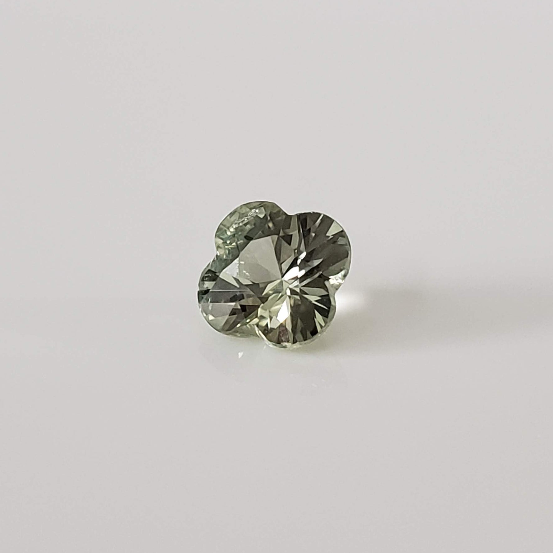  Sapphire | Flower Shape Diamond Cut | Green | 6.5mm 1.52ct | Africa 2