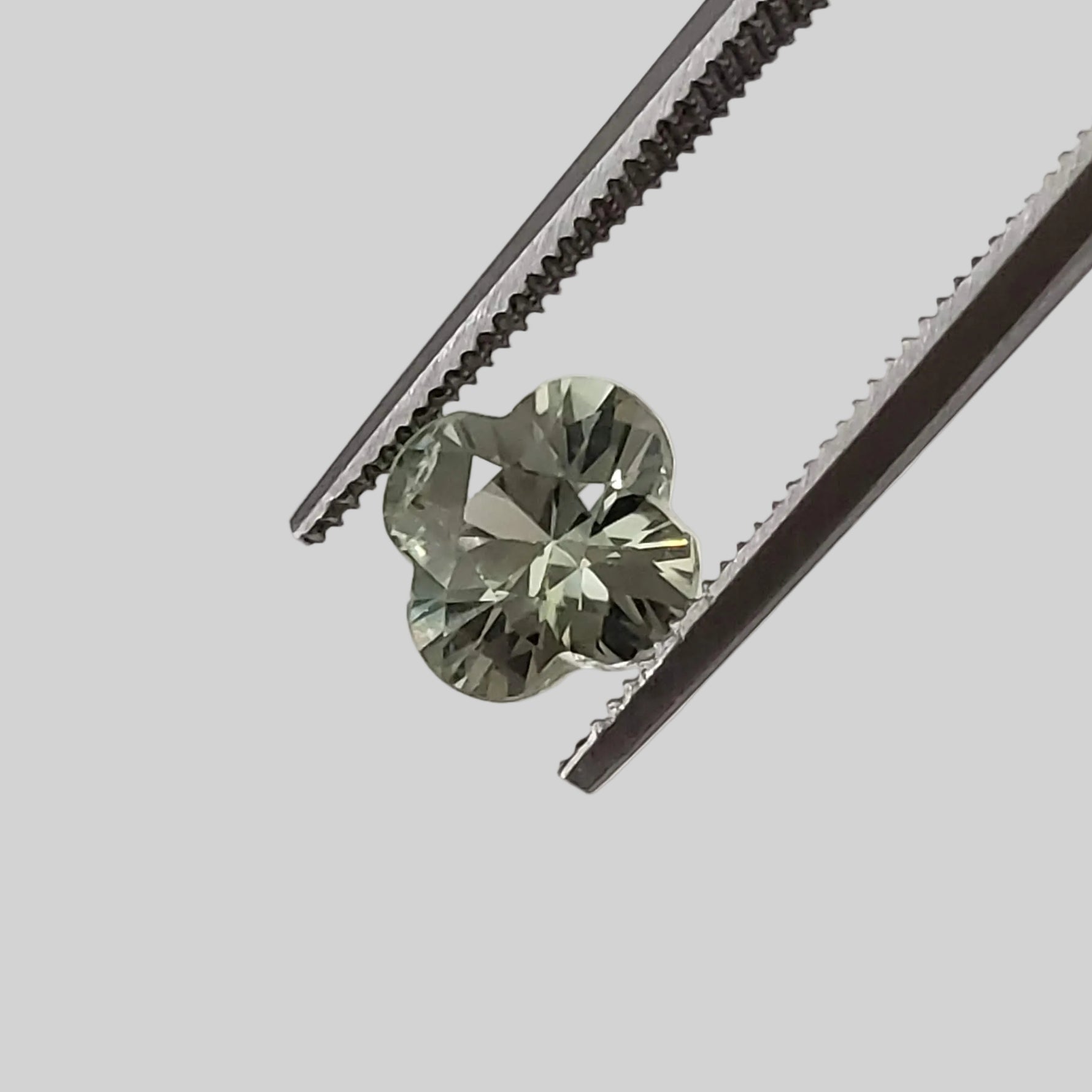  Sapphire | Flower Shape Diamond Cut | Green | 6.5mm 1.52ct | Africa 