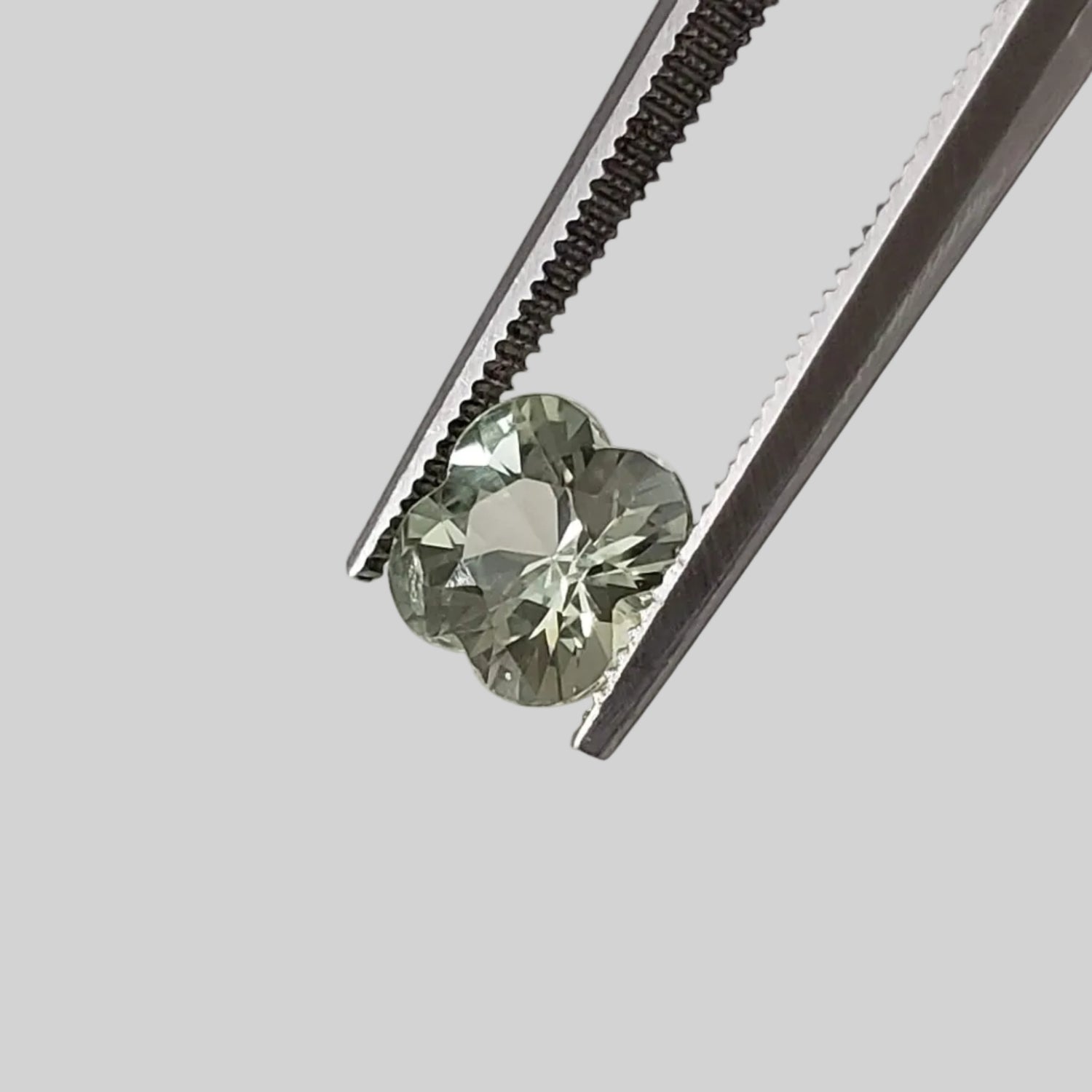  Sapphire | Flower Shape Diamond Cut | Green | 6.5mm 1.52ct | Africa 1