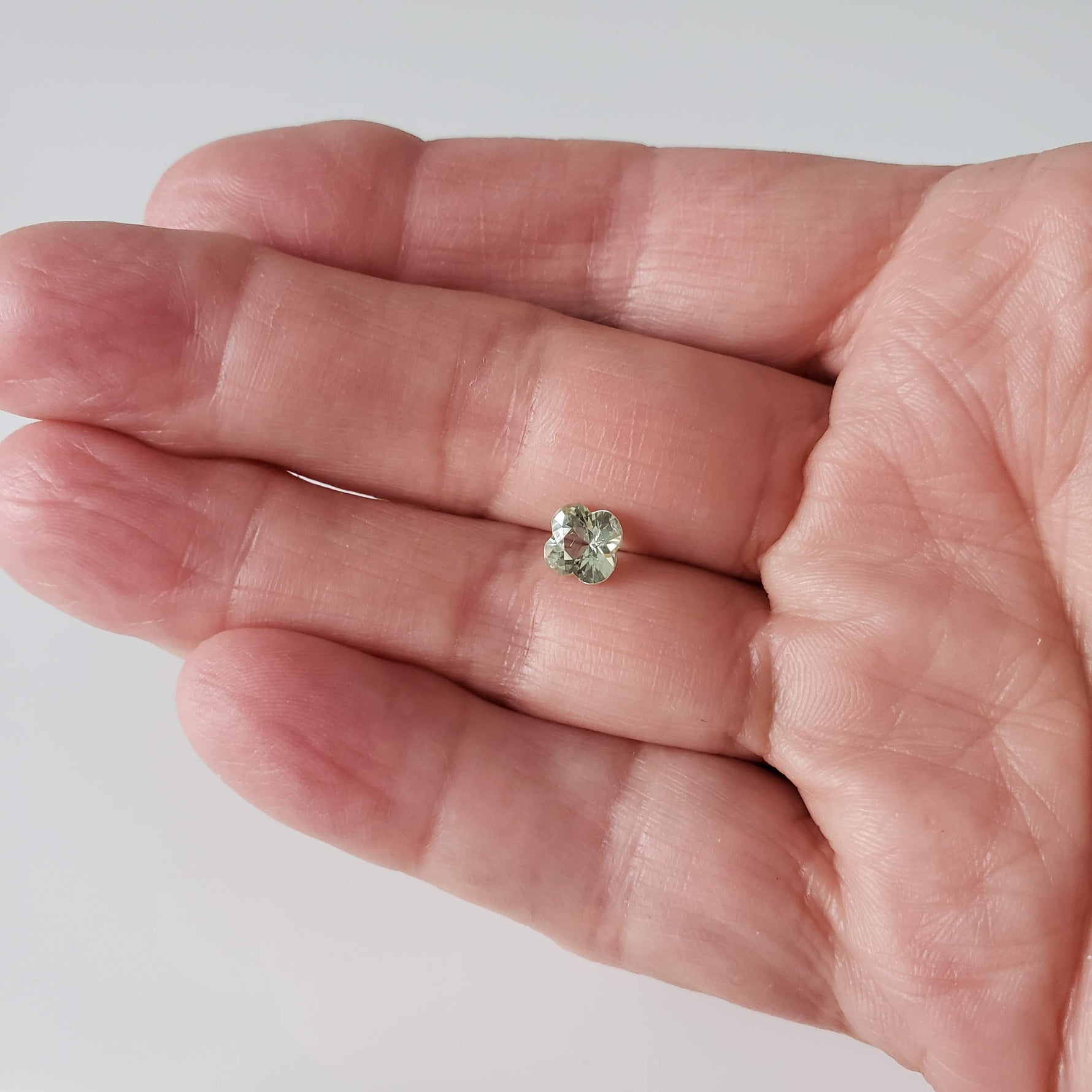  Sapphire | Flower Shape Diamond Cut | Green | 6.5mm 1.52ct | Africa 8