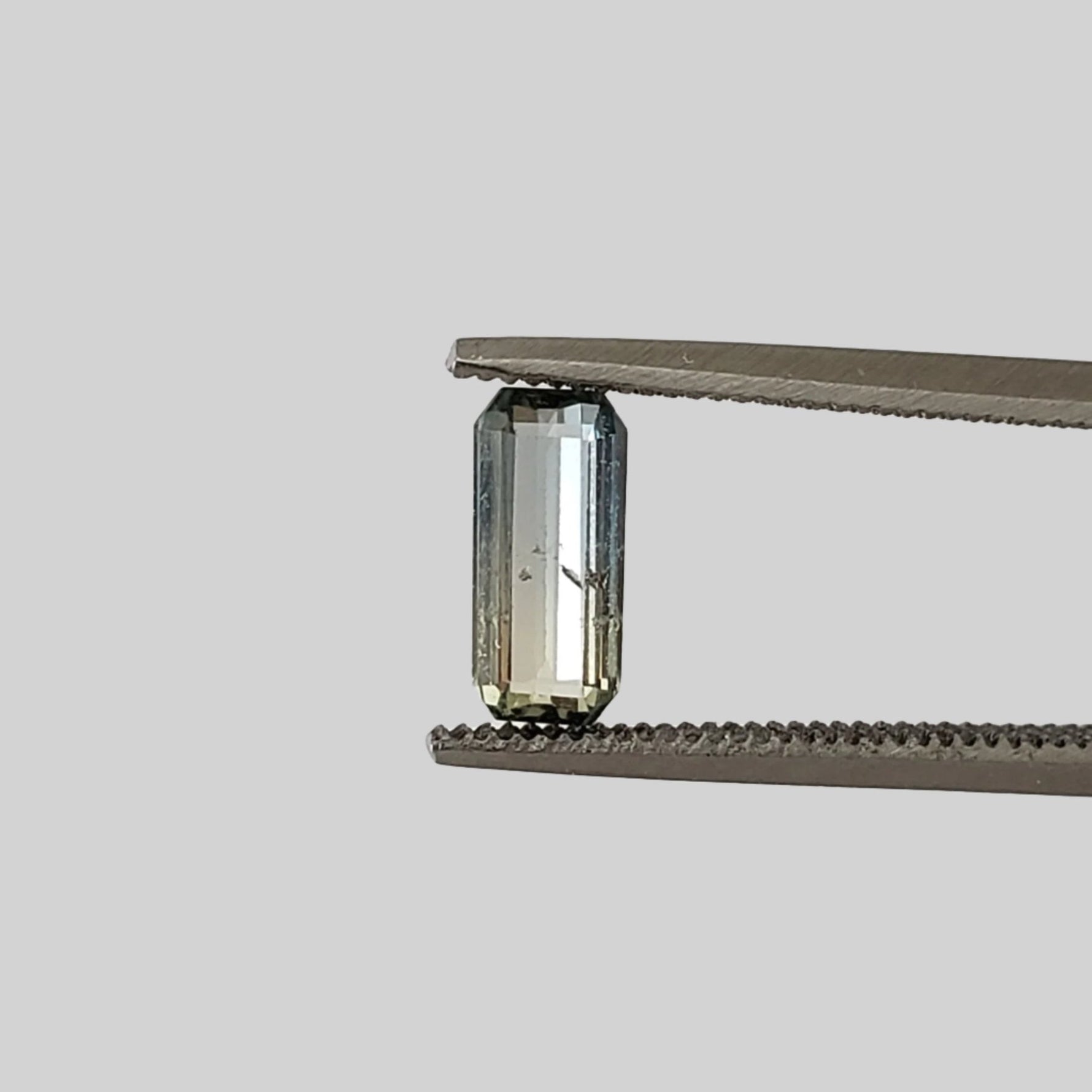  Sapphire | Octagon Cut | Bi-Color Green | 7.5x3.3mm 0.6ct 