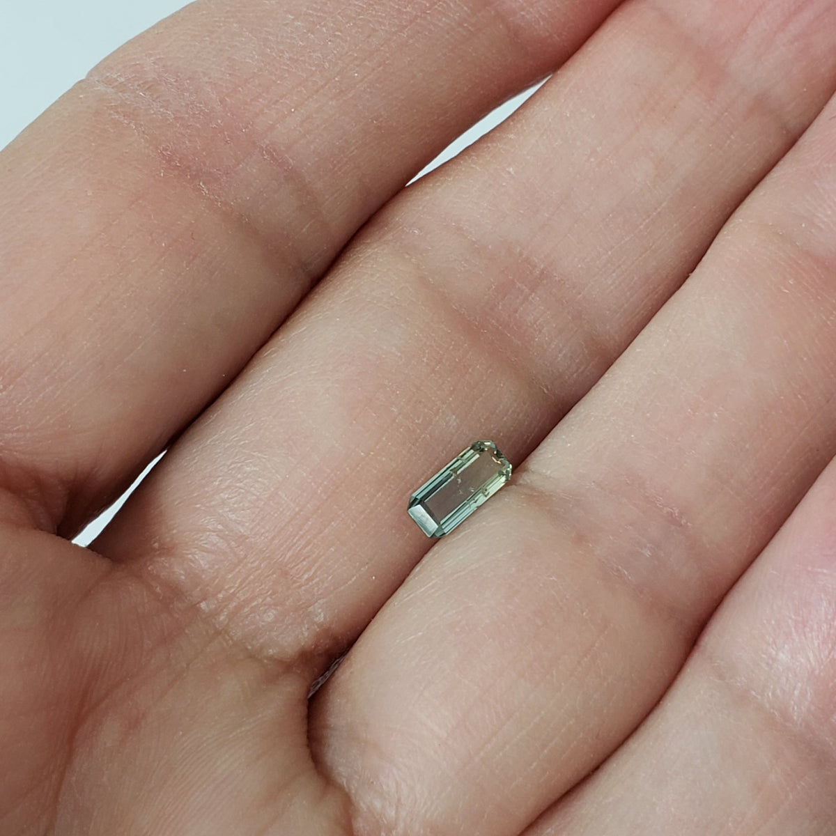  Sapphire | Octagon Cut | Bi-Color Green | 7.5x3.3mm 0.6ct 5