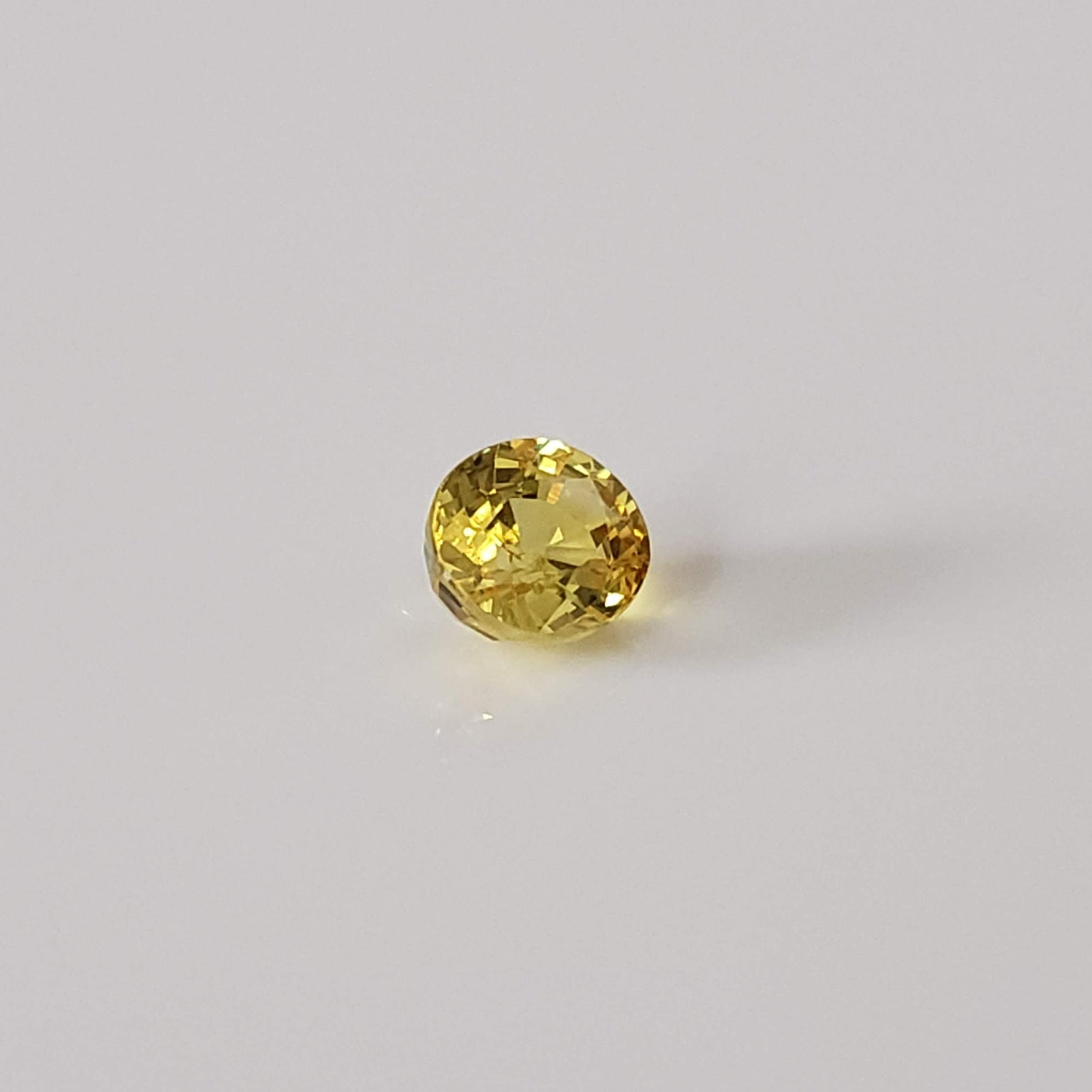  Sapphire | Oval Cut | Canary Yellow | 6.1x5.1mm 1.03ct 5