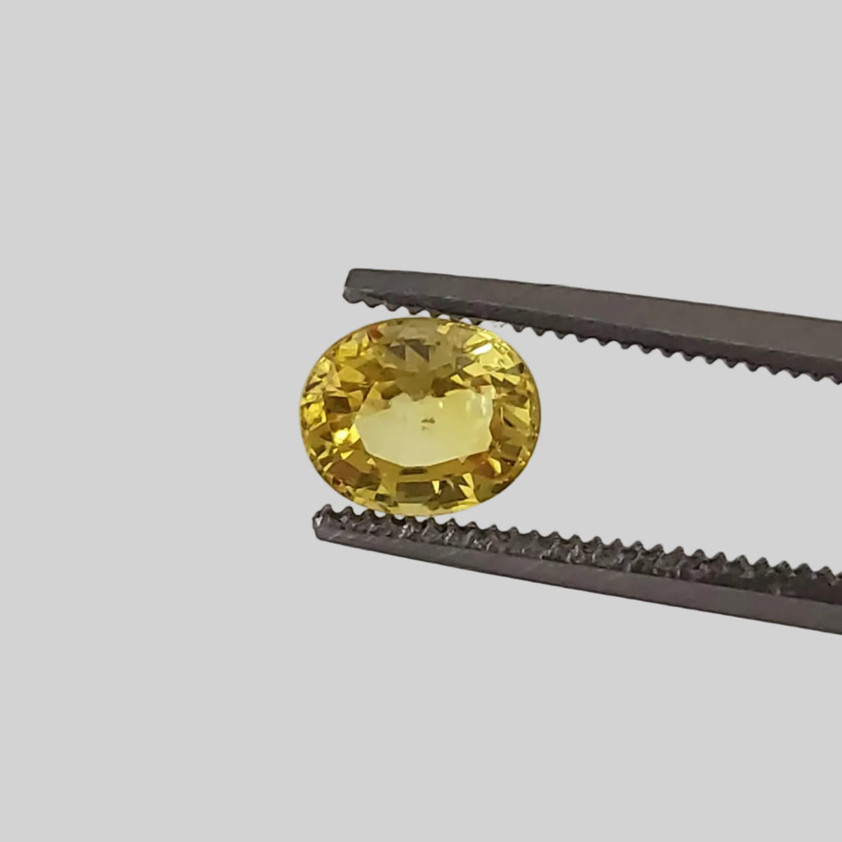  Sapphire | Oval Cut | Canary Yellow | 6.1x5.1mm 1.03ct 3