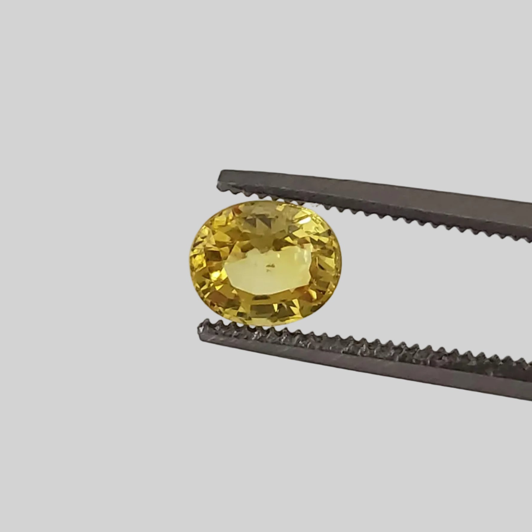  Sapphire | Oval Cut | Canary Yellow | 6.1x5.1mm 1.03ct 3
