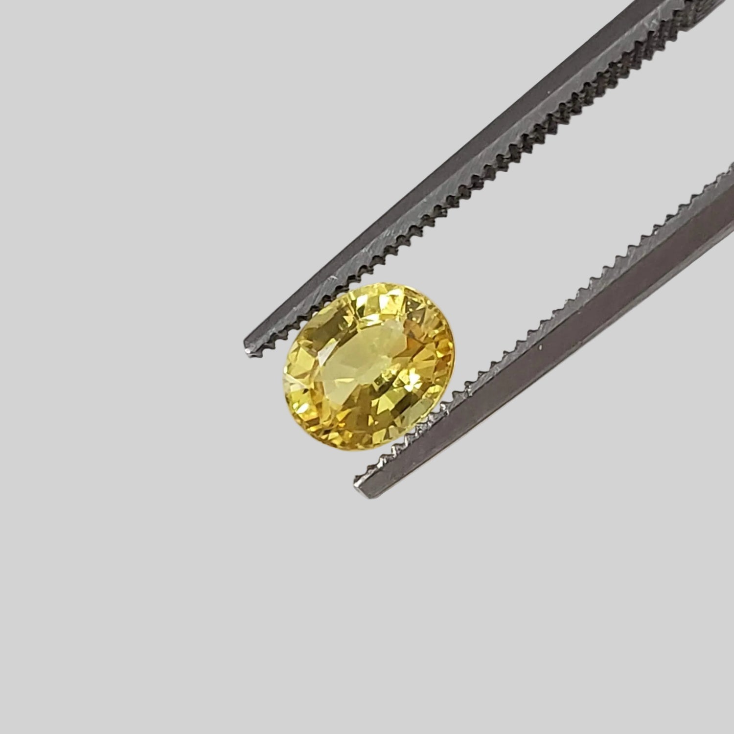  Sapphire | Oval Cut | Canary Yellow | 6.1x5.1mm 1.03ct 