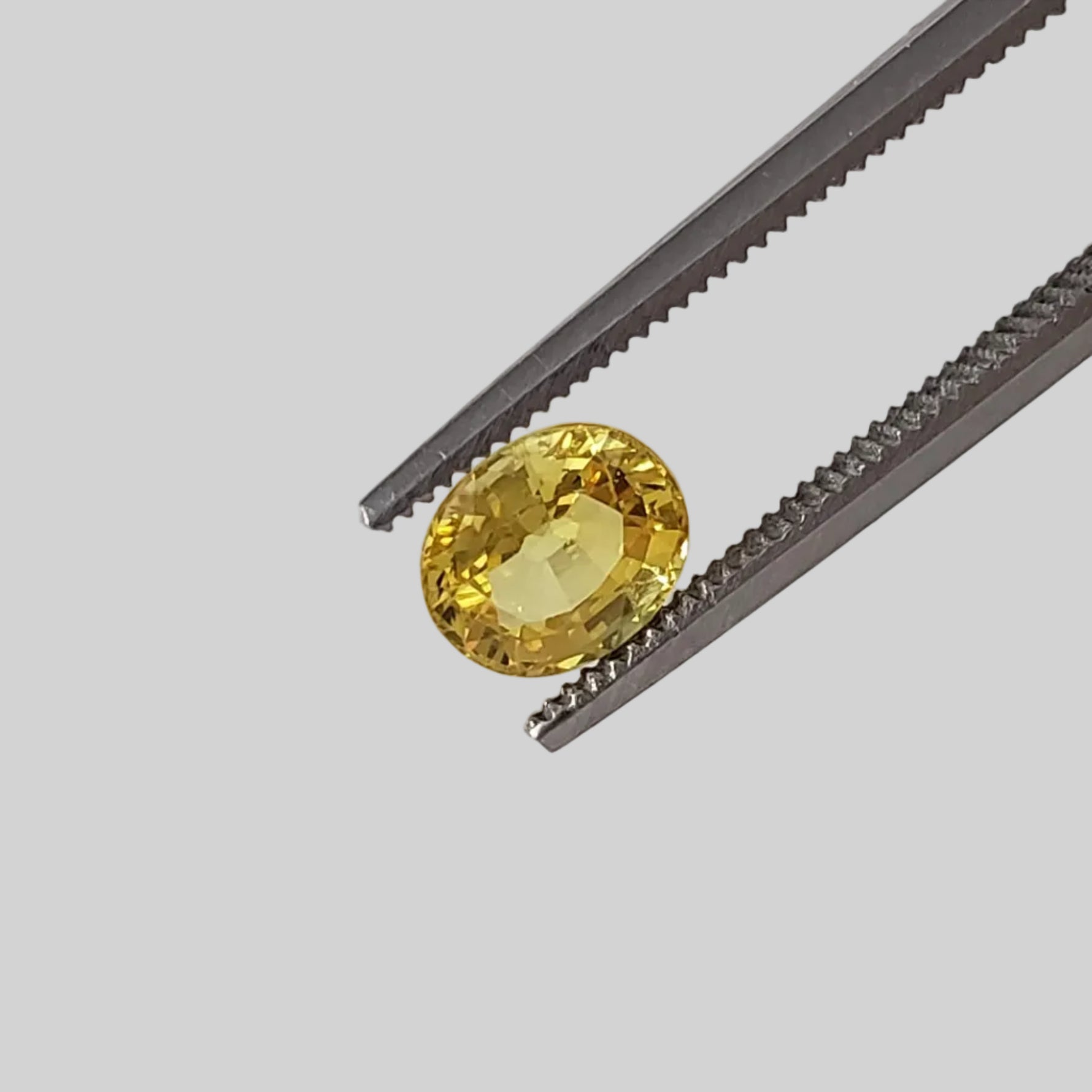 Sapphire | Oval Cut | Canary Yellow | 6.1x5.1mm 1.03ct 2