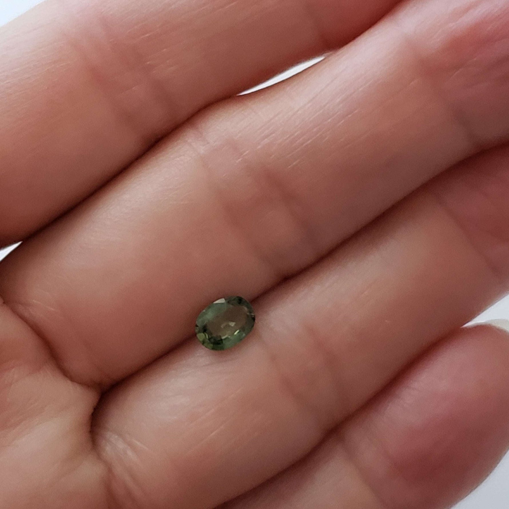  Sapphire | Oval Cut | Green | 6.7x5mm 0.8ct 7