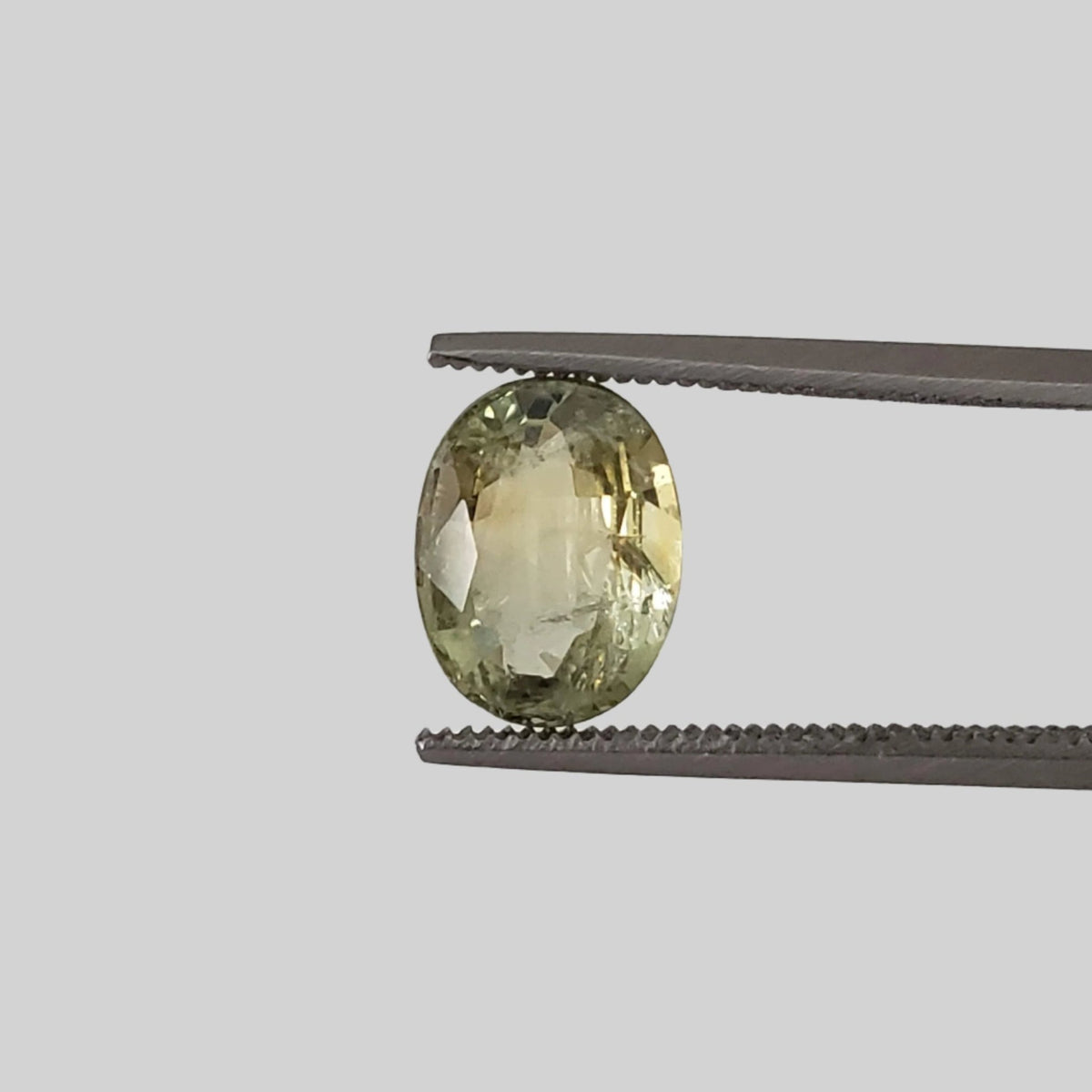  Sapphire | Oval Cut | Lime Green | 8.8x6.8mm 2.15ct | Africa 