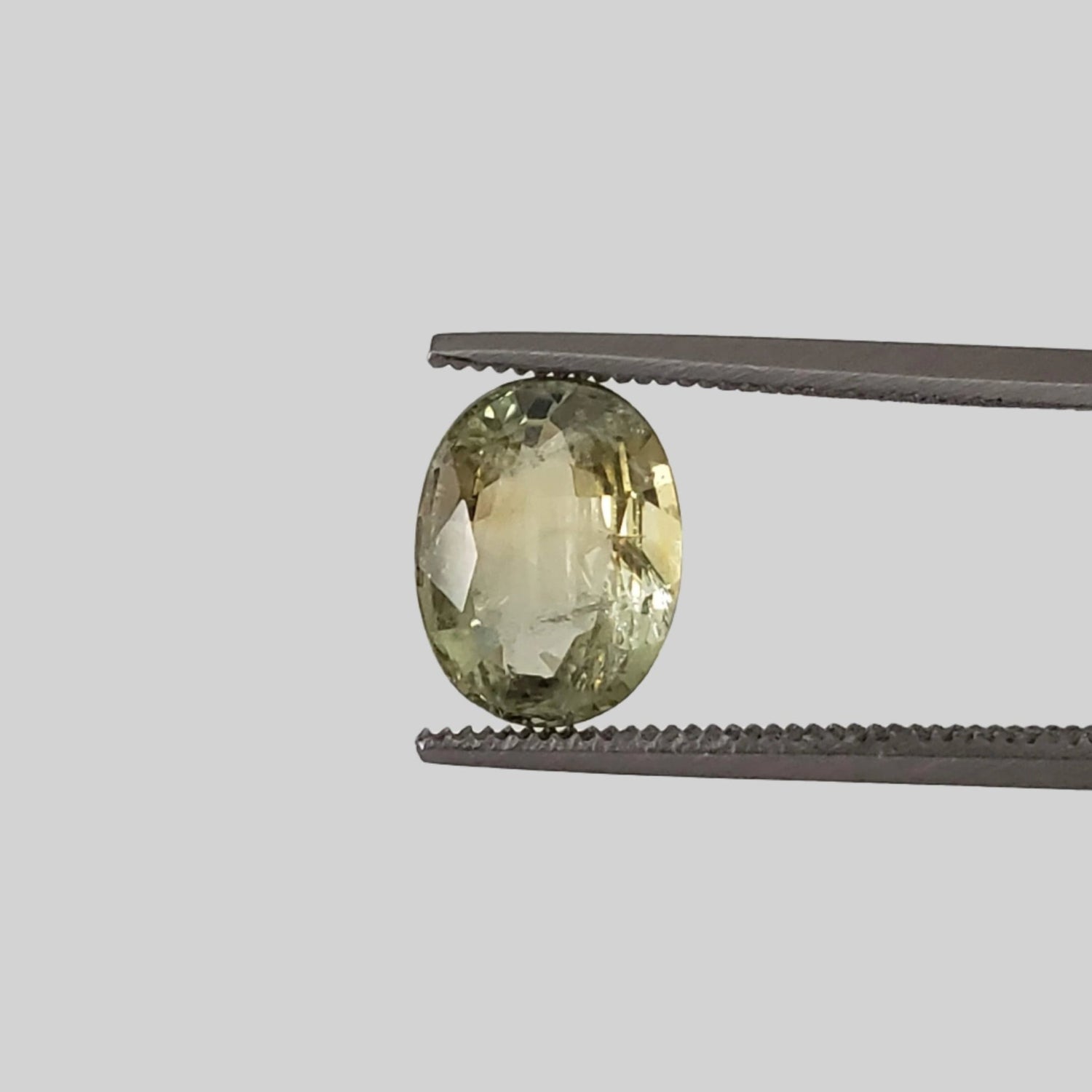  Sapphire | Oval Cut | Lime Green | 8.8x6.8mm 2.15ct | Africa 