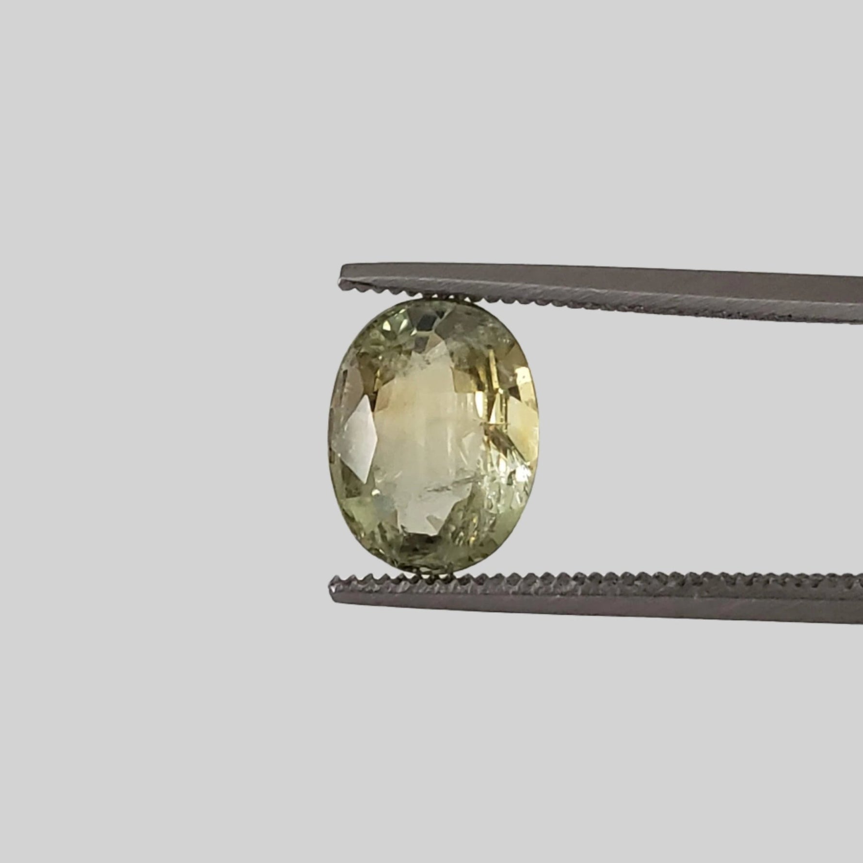  Sapphire | Oval Cut | Lime Green | 8.8x6.8mm 2.15ct | Africa 