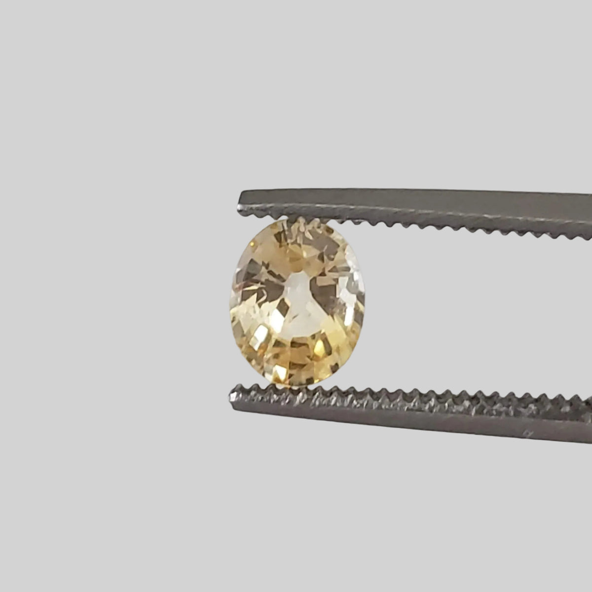  Sapphire | Oval Cut | Yellow | 5.5x4.3mm 0.58ct 1