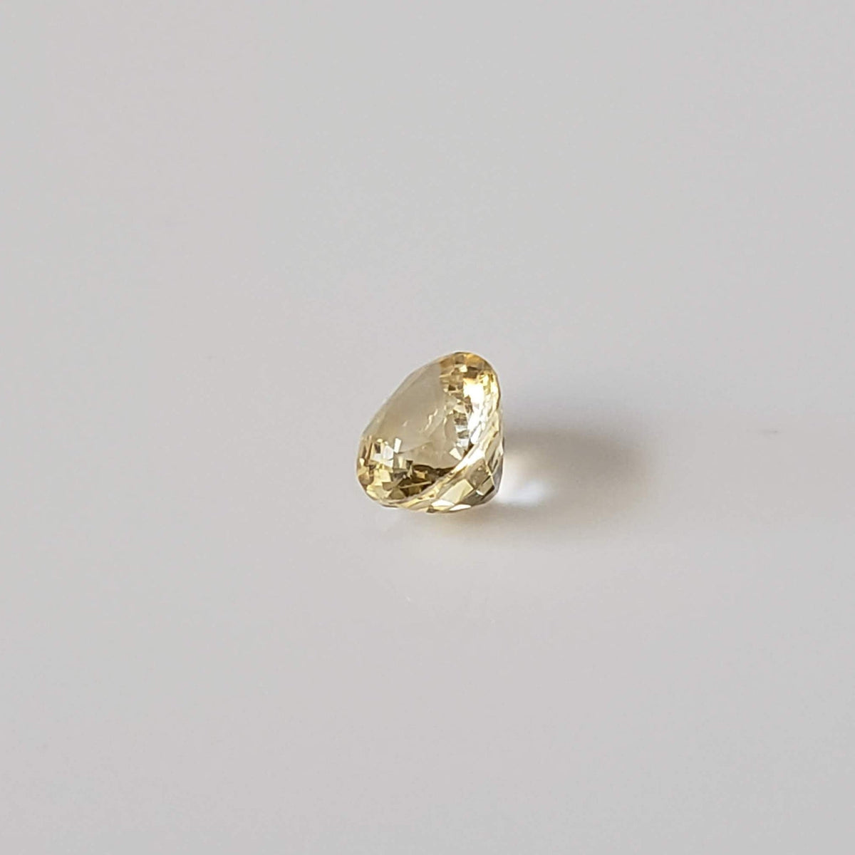  Sapphire | Oval Cut | Yellow | 5.5x4.3mm 0.58ct 5