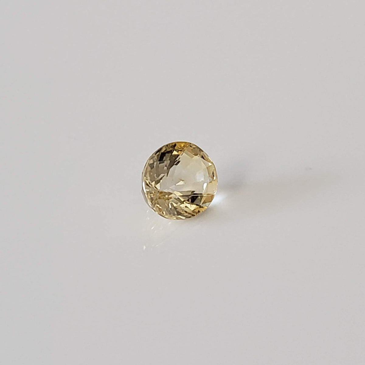  Sapphire | Oval Cut | Yellow | 5.5x4.3mm 0.58ct 4