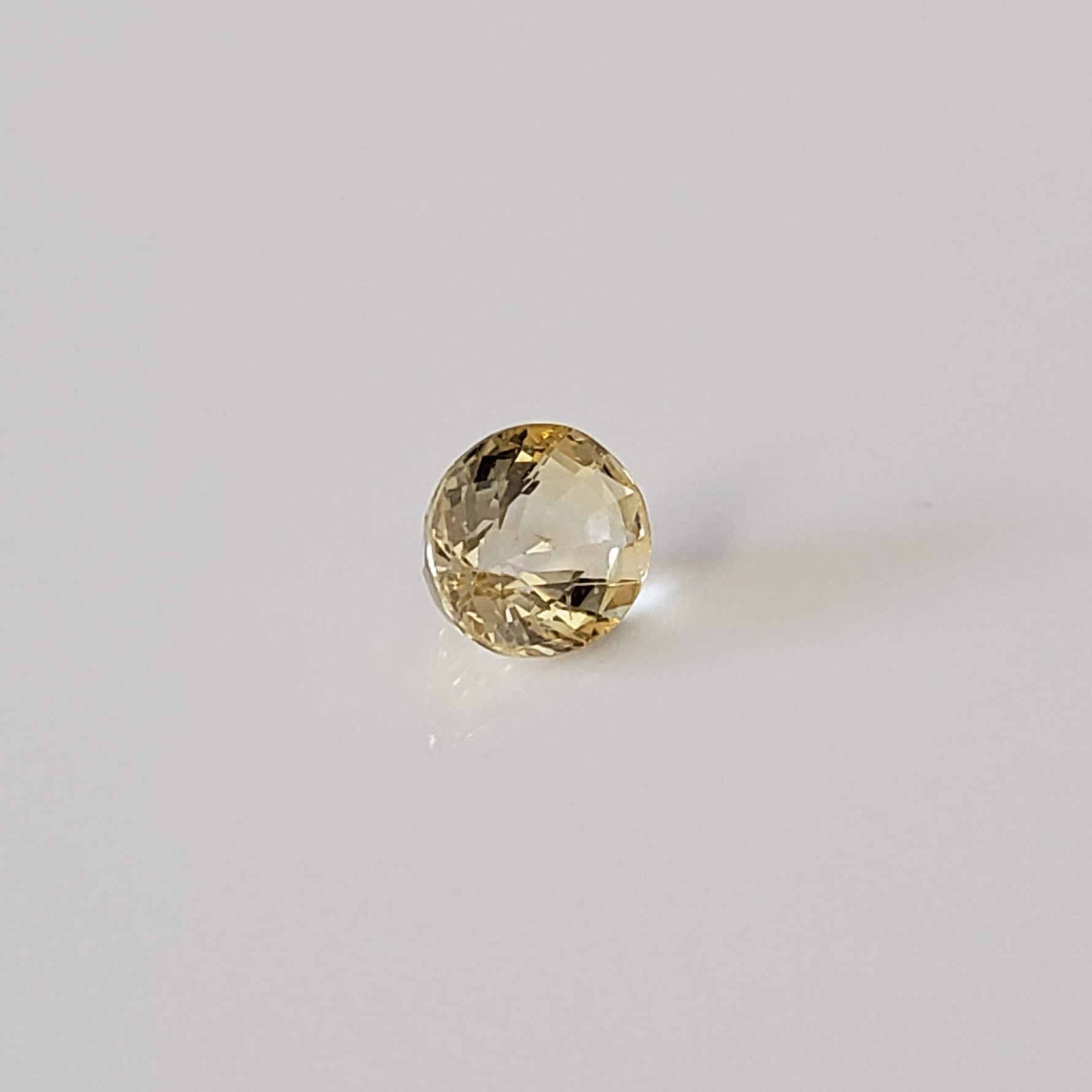  Sapphire | Oval Cut | Yellow | 5.5x4.3mm 0.58ct 4