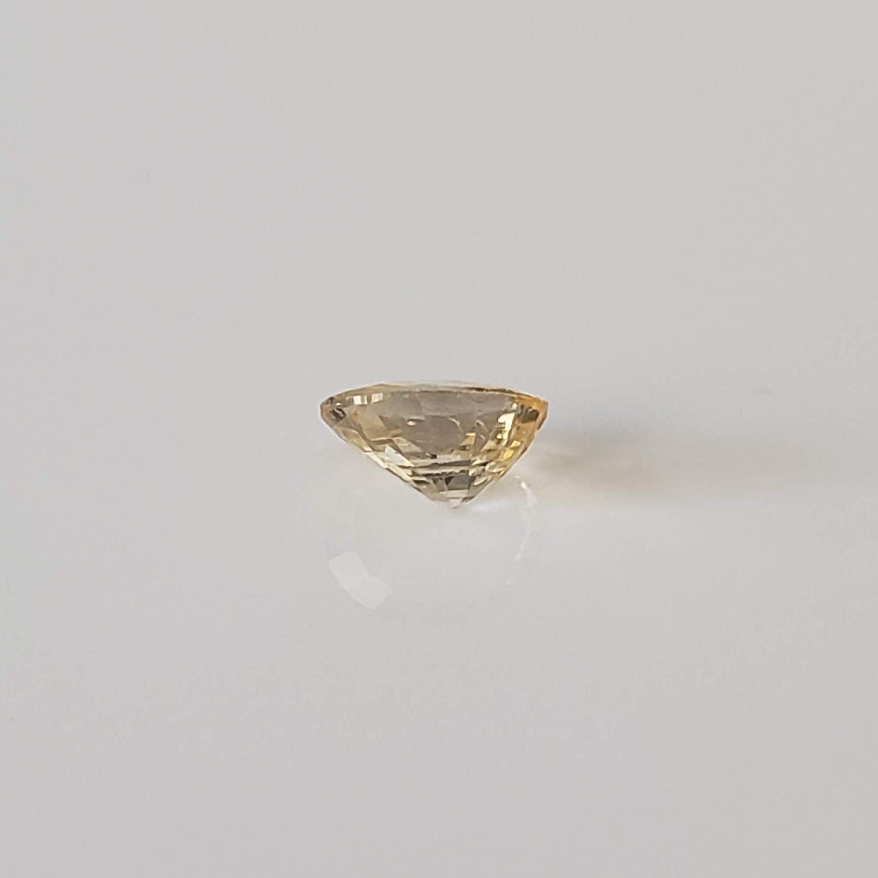  Sapphire | Oval Cut | Yellow | 5.5x4.3mm 0.58ct 6