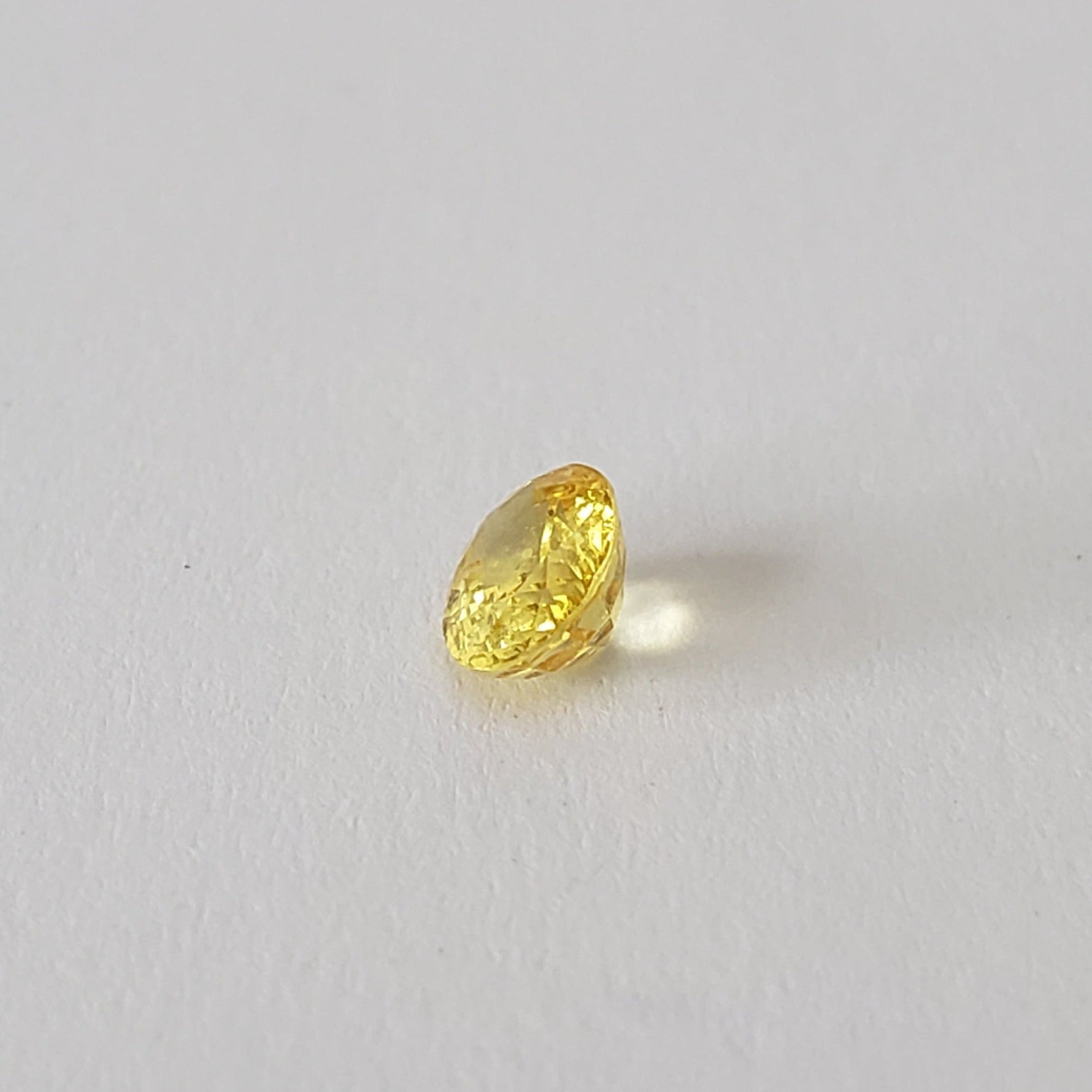  Sapphire | Oval Cut | Yellow | 5.5x4.5mm 0.7ct | SO24 3