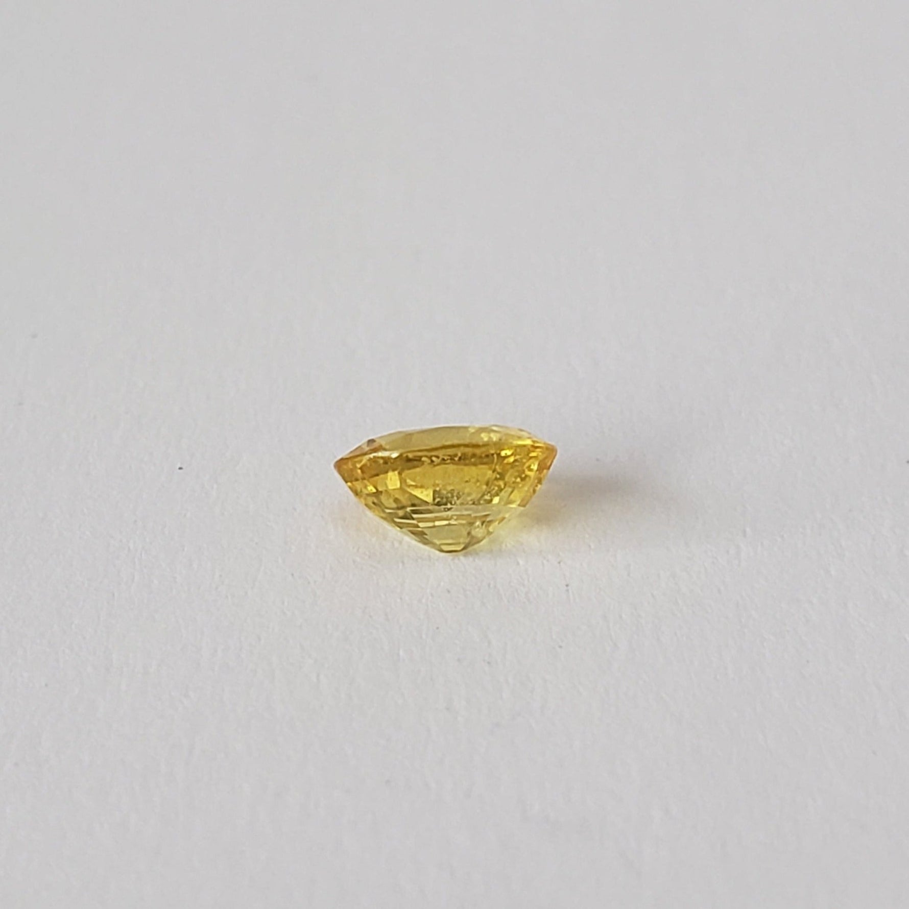  Sapphire | Oval Cut | Yellow | 5.5x4.5mm 0.7ct | SO24 4