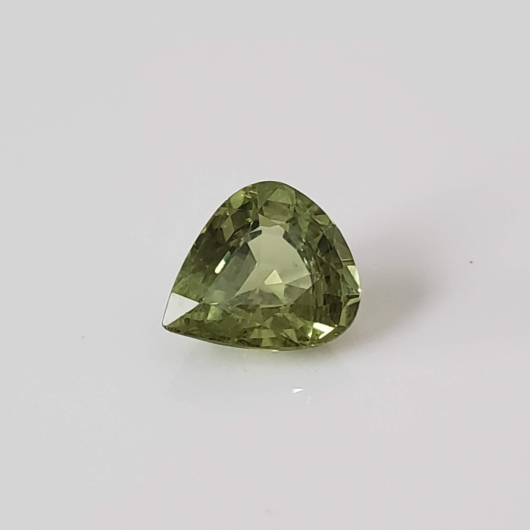  Sapphire | Pear Shape Cut | Lime Green | 8.5x7.5mm 2.1ct 2