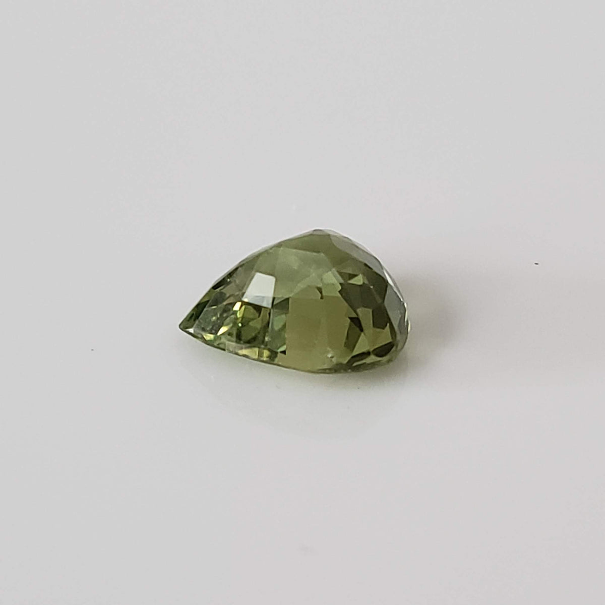  Sapphire | Pear Shape Cut | Lime Green | 8.5x7.5mm 2.1ct 4