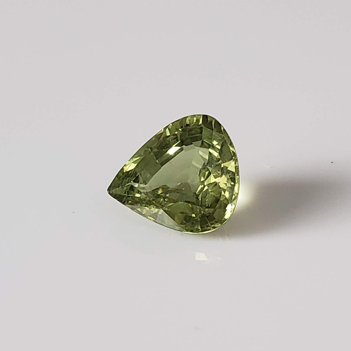  Sapphire | Pear Shape Cut | Lime Green | 8.5x7.5mm 2.1ct 5