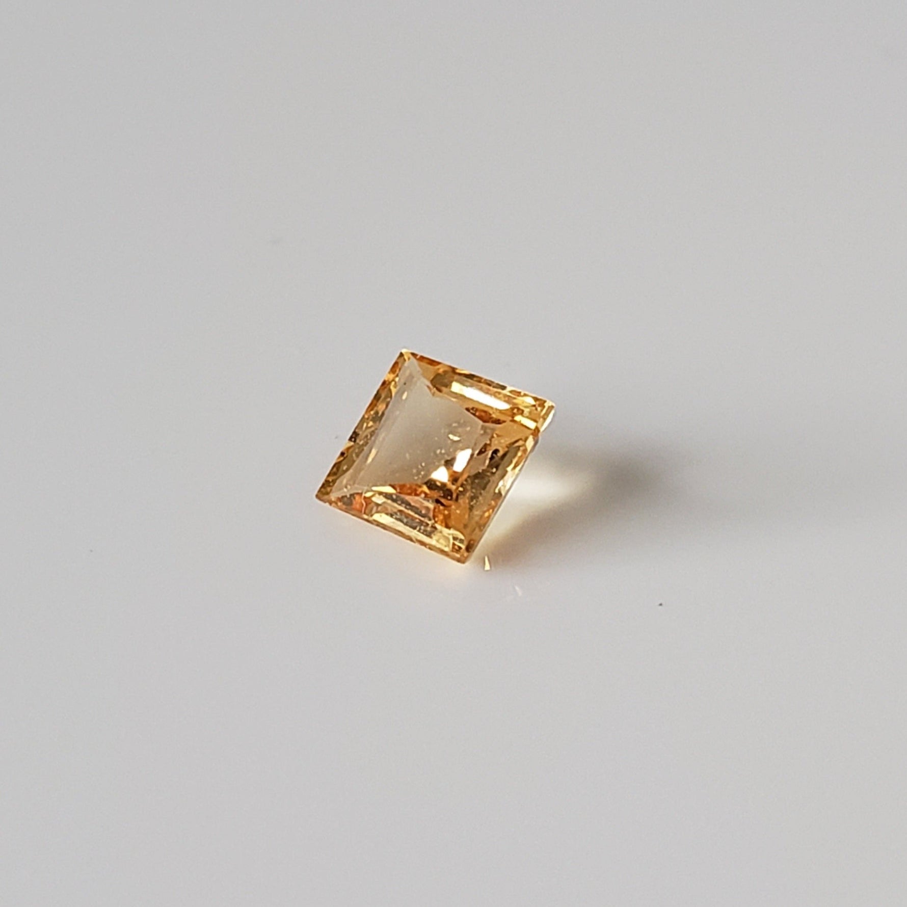  Sapphire | Princess Cut | Golden | 5mm 0.6ct 