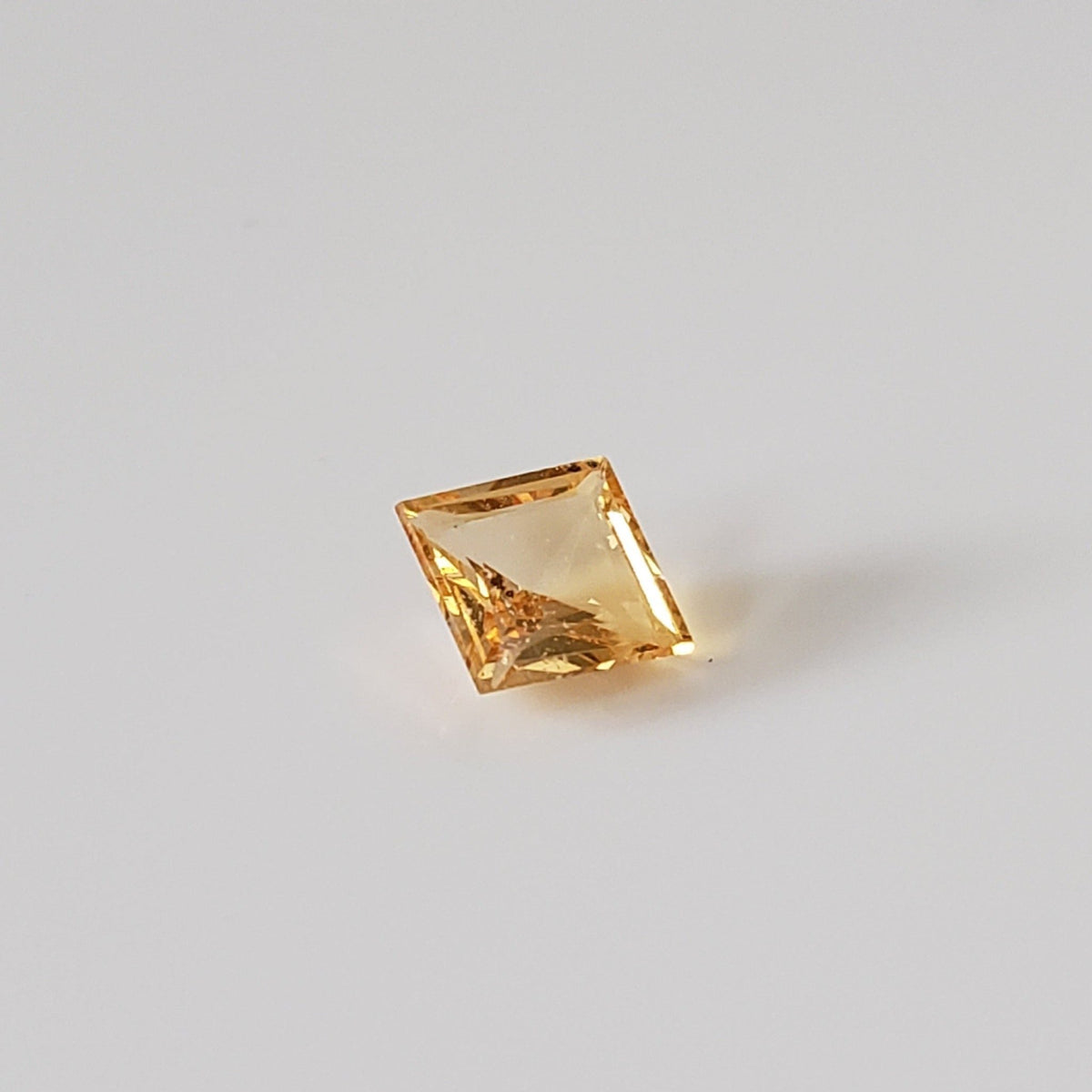  Sapphire | Princess Cut | Golden | 5mm 0.6ct 2