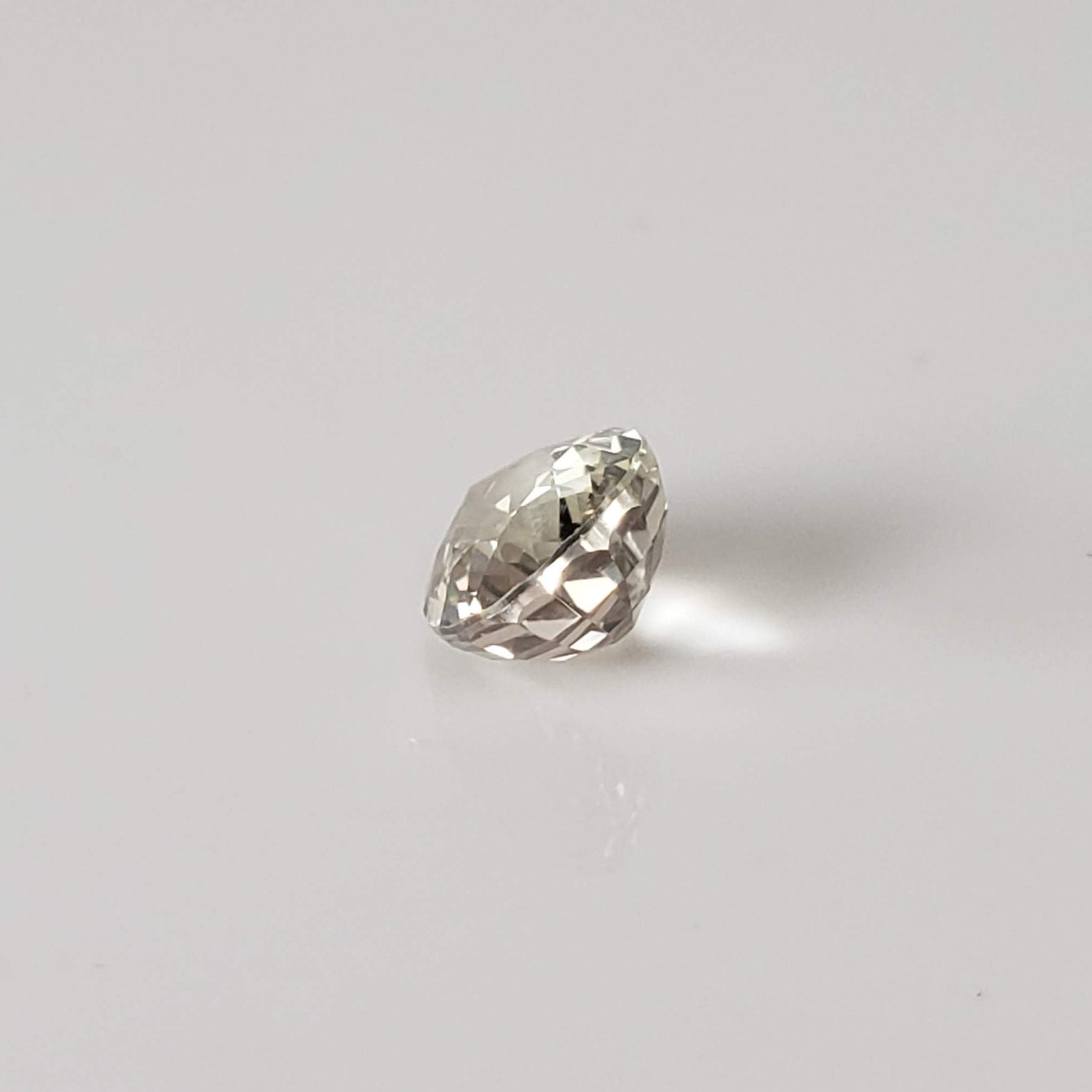 Sapphire | Unheated Mogok | Pear Shape Cut | Yellow | 8.7x6.5mm 1.93ct | Myanmar 4