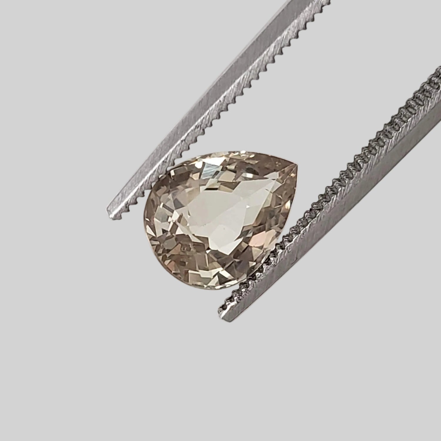 Sapphire | Unheated Mogok | Pear Shape Cut | Yellow | 8.7x6.5mm 1.93ct | Myanmar 1