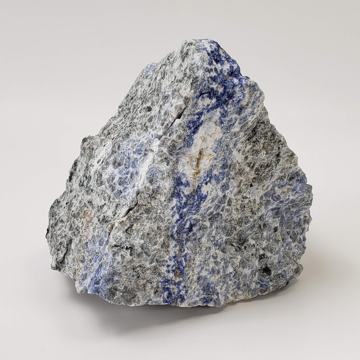  Sodalite var. Hackmanite and Microcline | Fluorescent Lapidary Mineral | 900 grams | Mont-Saint-Hilaire, Quebec 