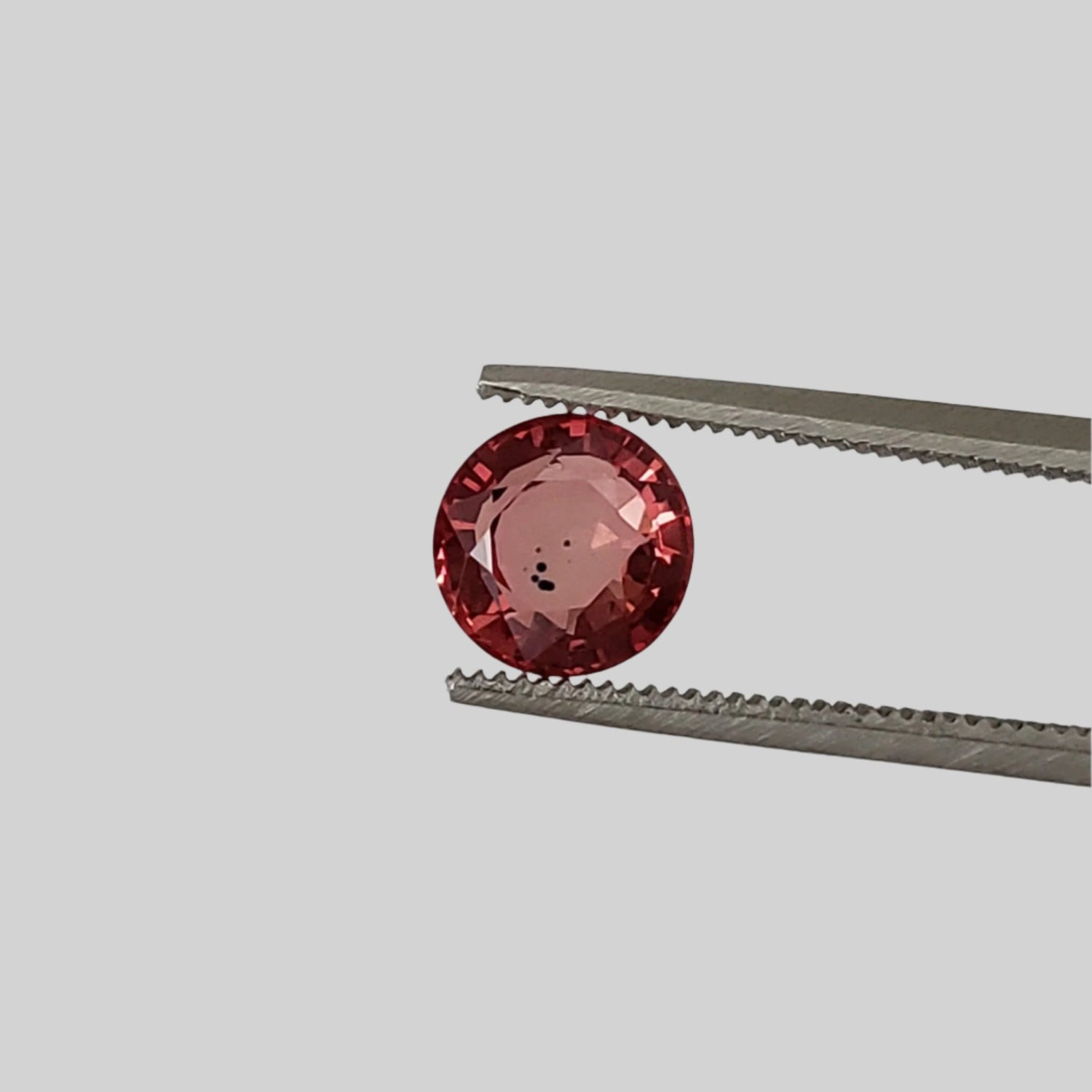  Sunset Sapphire | Round Cut | Red | 6.5mm 1.3ct | SO24 