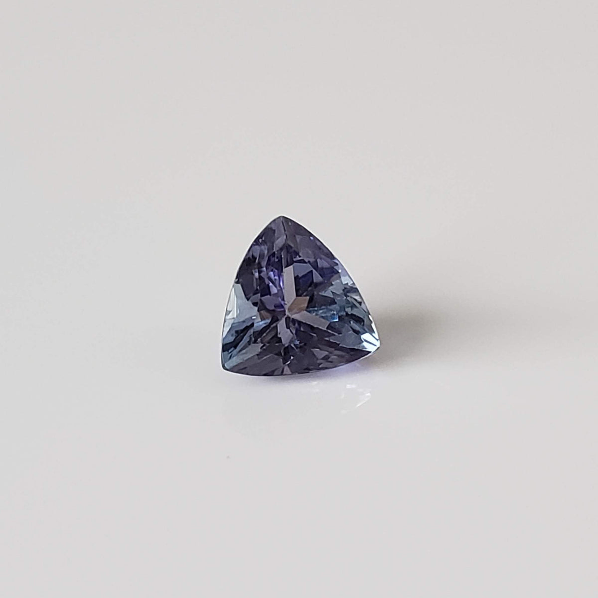  Tanzanite | Trilliant Cut | 5.7mm 0.77ct 2