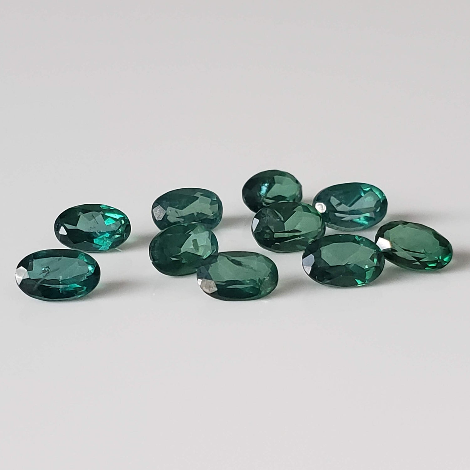  Topaz | 10 Piece Gemstone Lot | Oval Cut | Emerald Green | 5.5tcw 