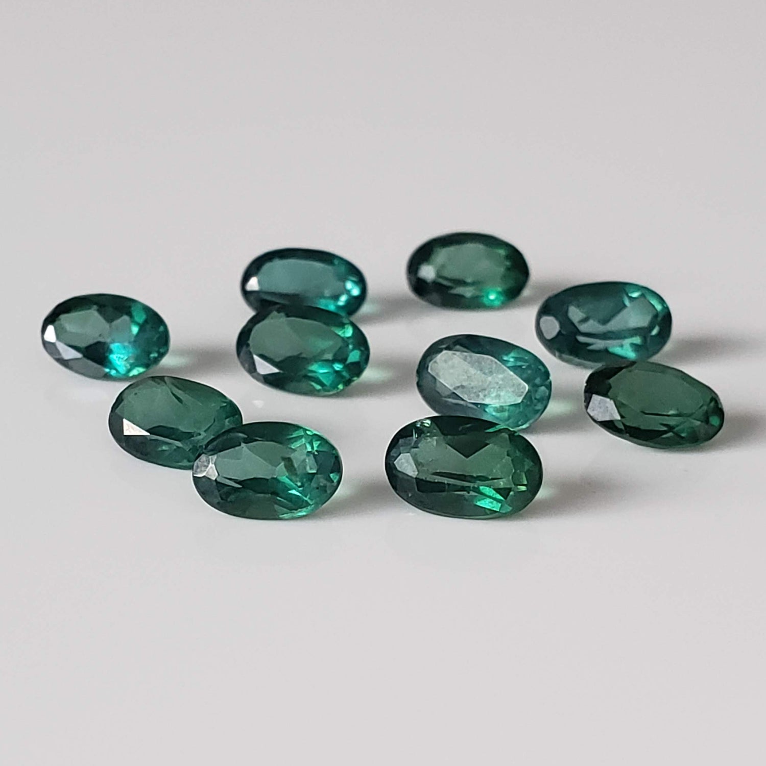  Topaz | 10 Piece Gemstone Lot | Oval Cut | Emerald Green | 5.5tcw 1