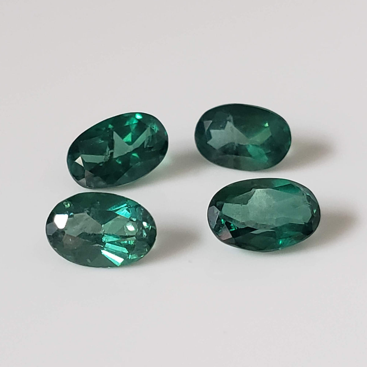  Topaz | 12 Piece Lot | Oval Cut | Emerald Green | 5.8-6.0x3.8-4.0mm 4